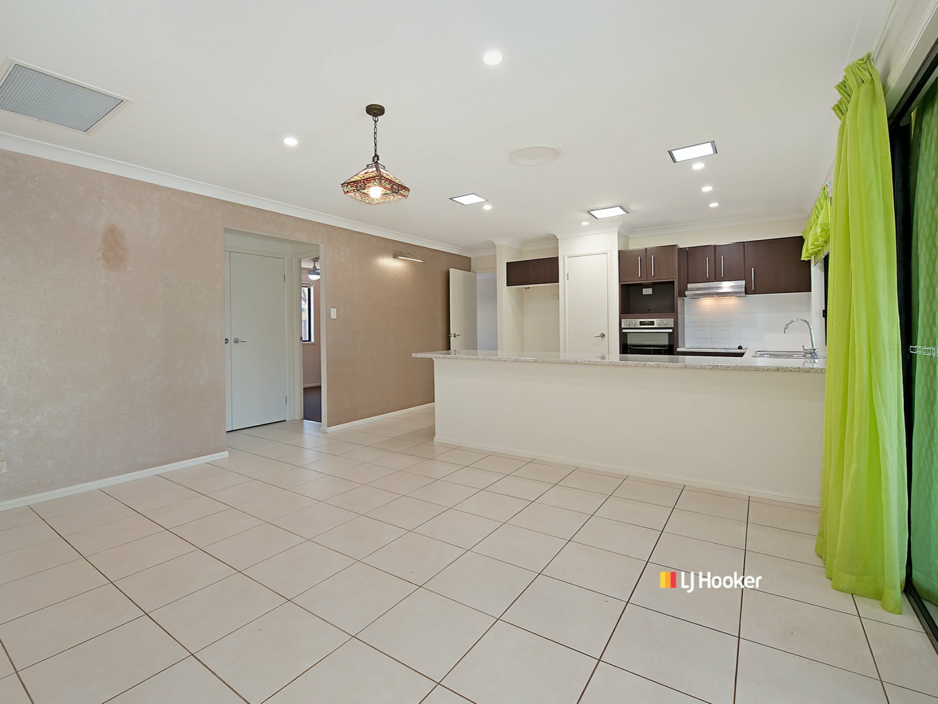 10 Seabiscuit Crescent, KALLANGUR