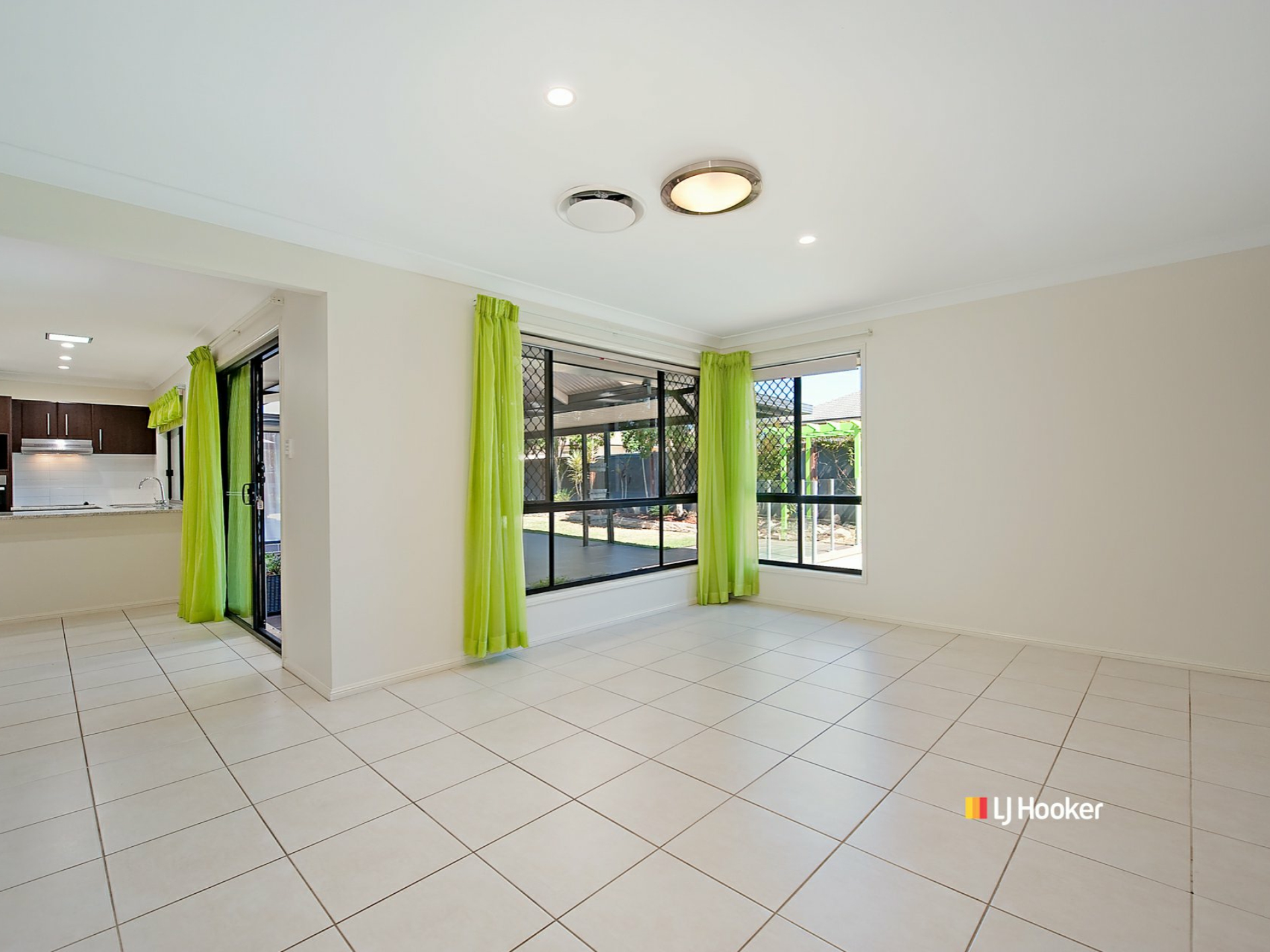 10 Seabiscuit Crescent, KALLANGUR