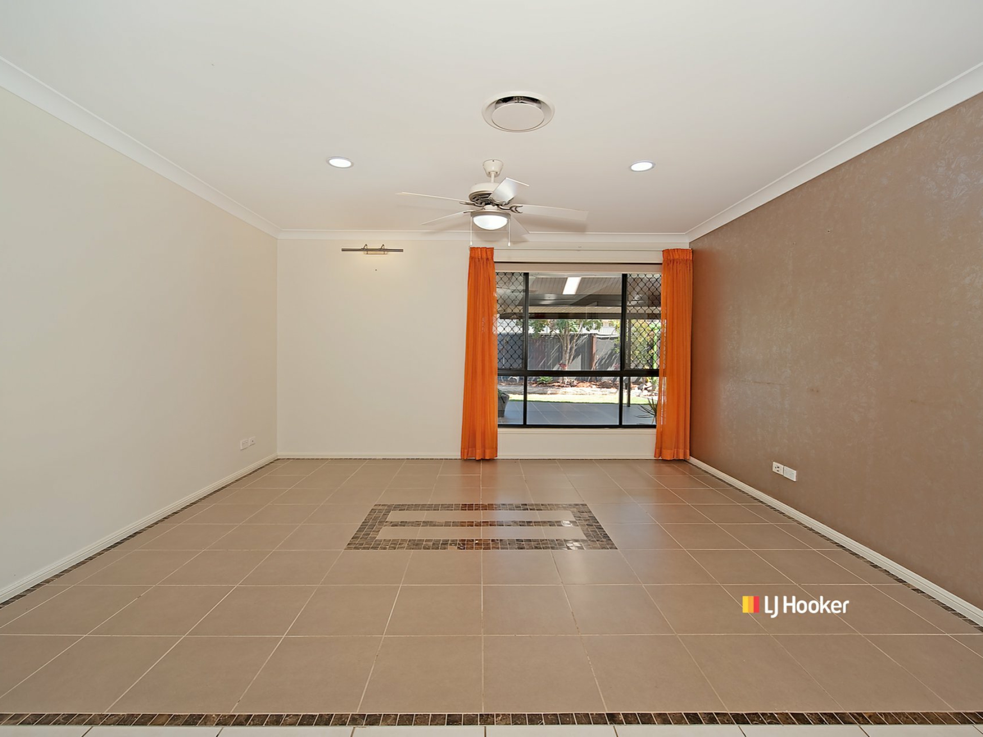 10 Seabiscuit Crescent, KALLANGUR