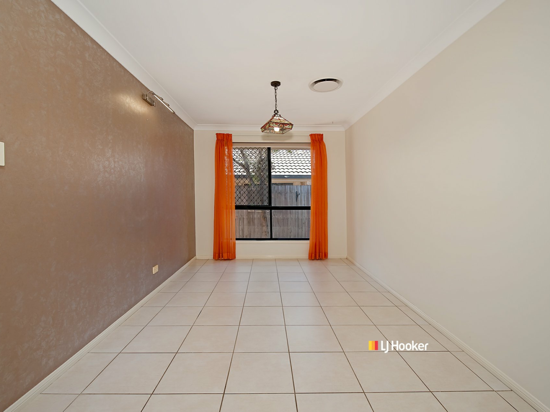 10 Seabiscuit Crescent, KALLANGUR