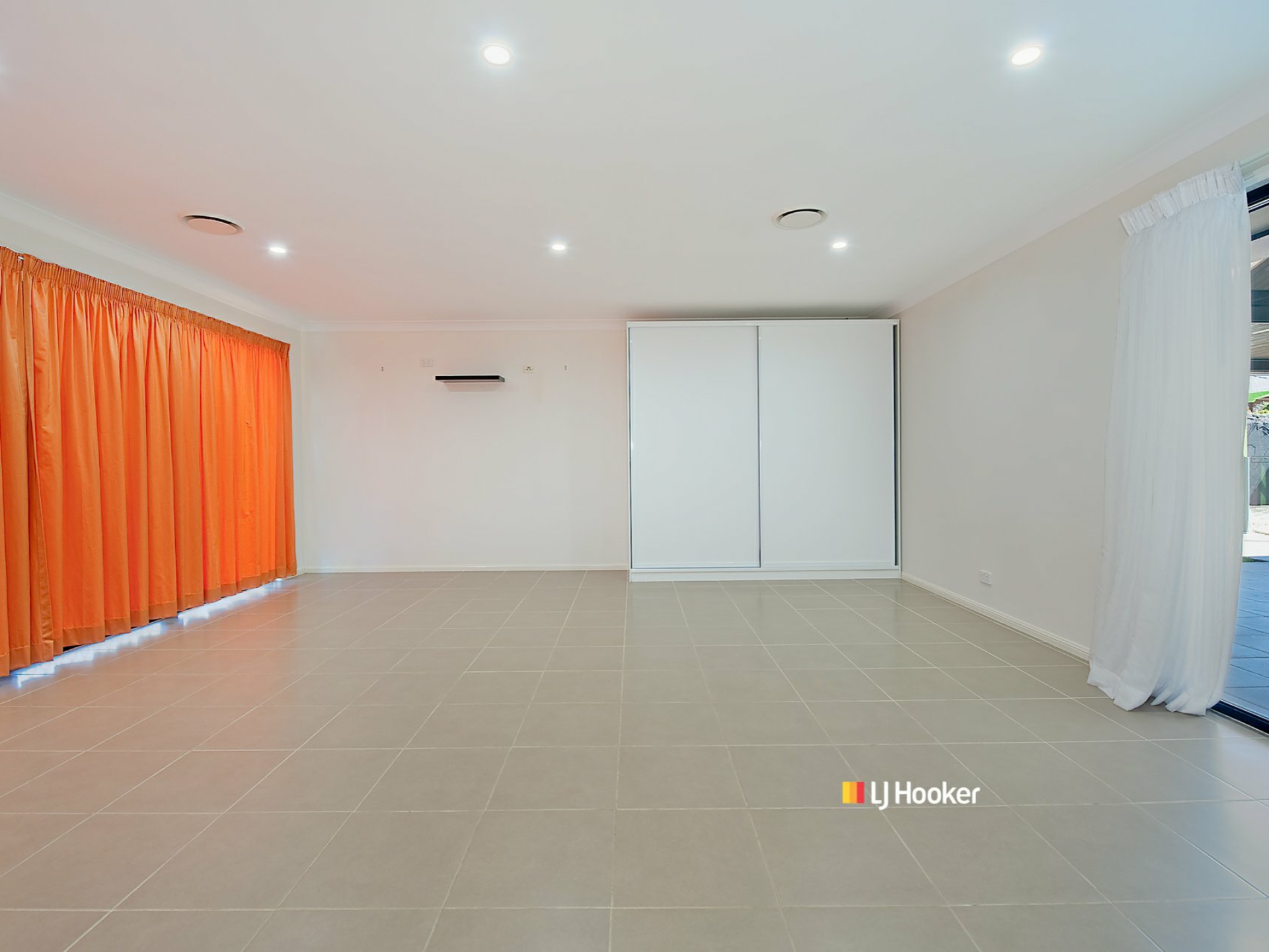 10 Seabiscuit Crescent, KALLANGUR
