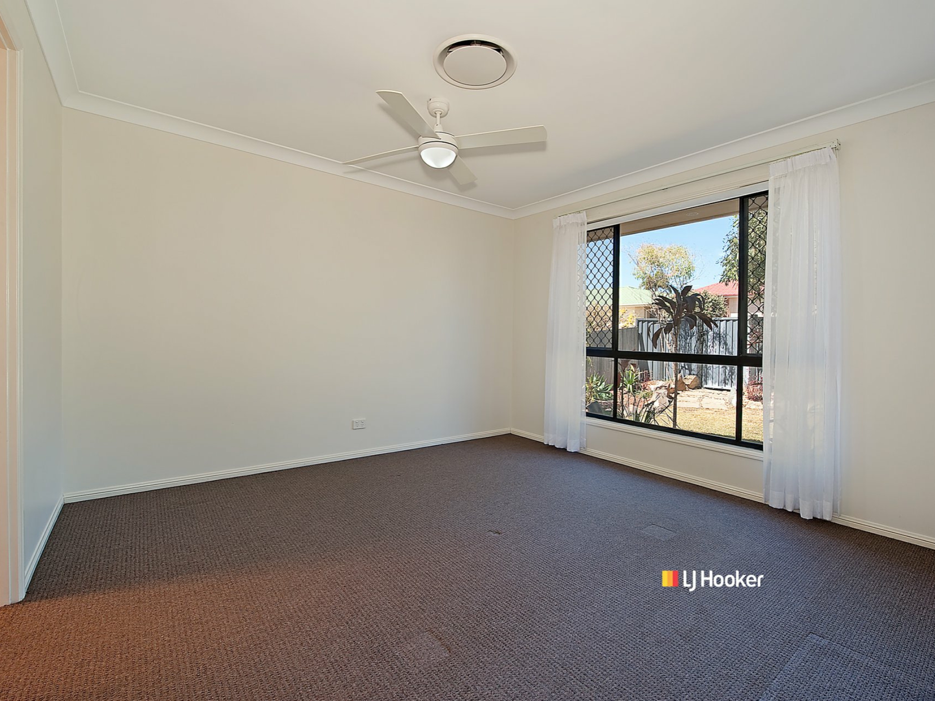 10 Seabiscuit Crescent, KALLANGUR