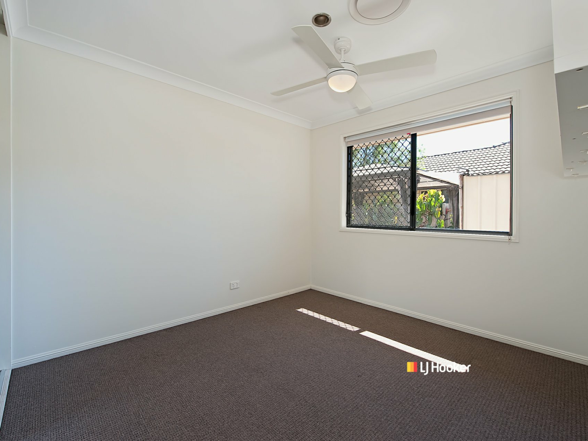 10 Seabiscuit Crescent, KALLANGUR
