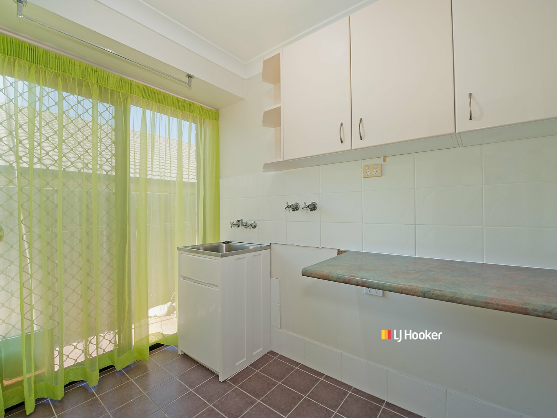 10 Seabiscuit Crescent, KALLANGUR