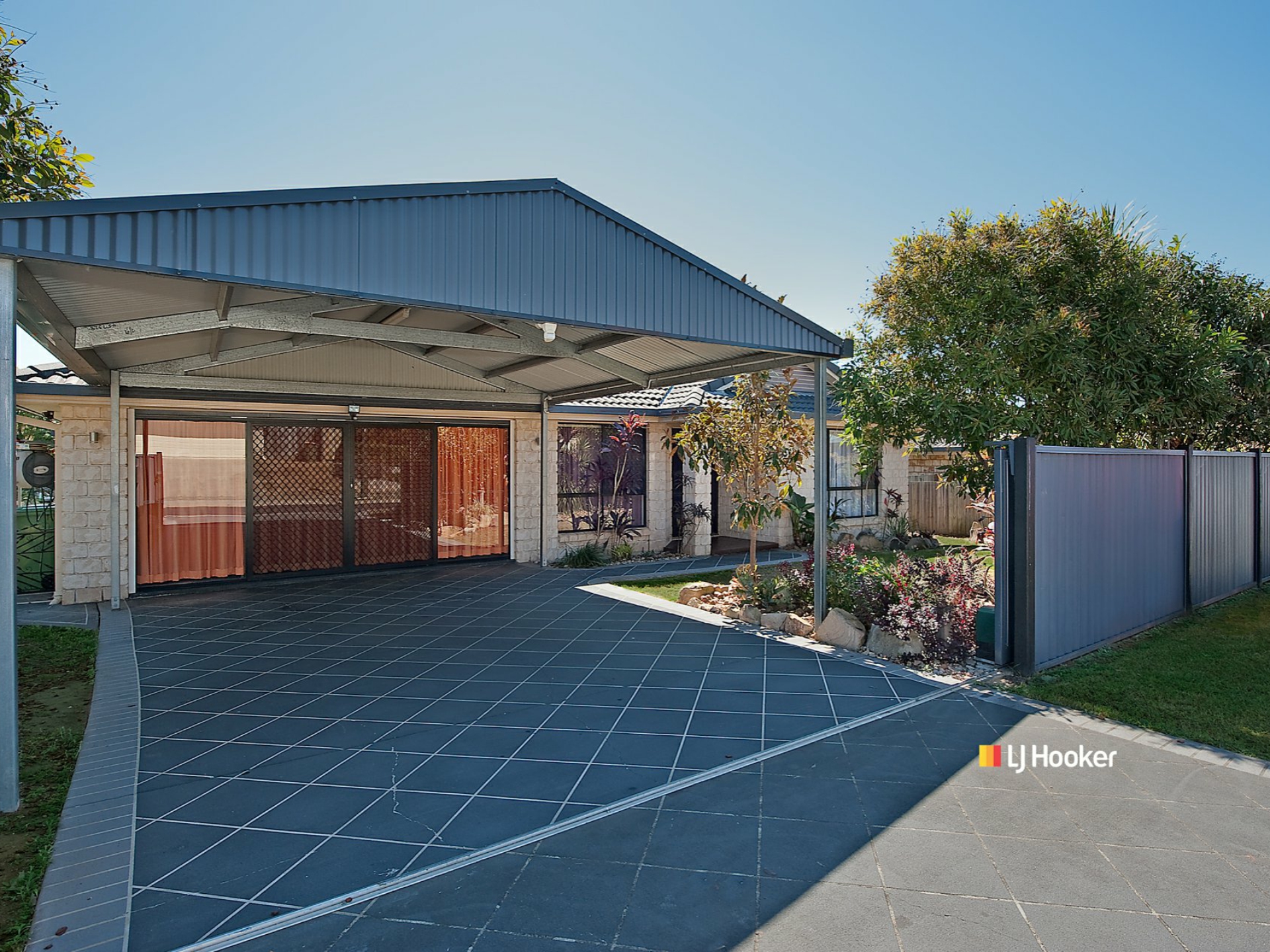 10 Seabiscuit Crescent, KALLANGUR