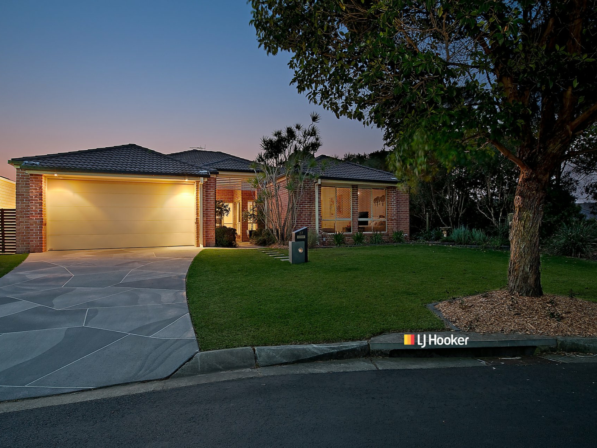 27 Kurrajong Circuit North Lakes QLD