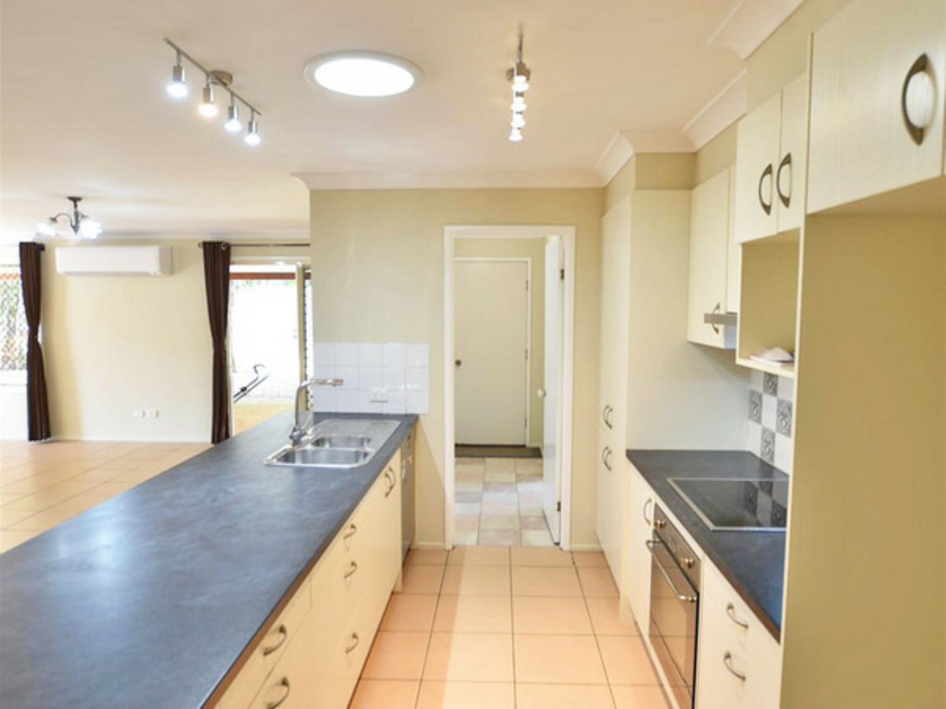 1 Kalamoun Court, DAKABIN