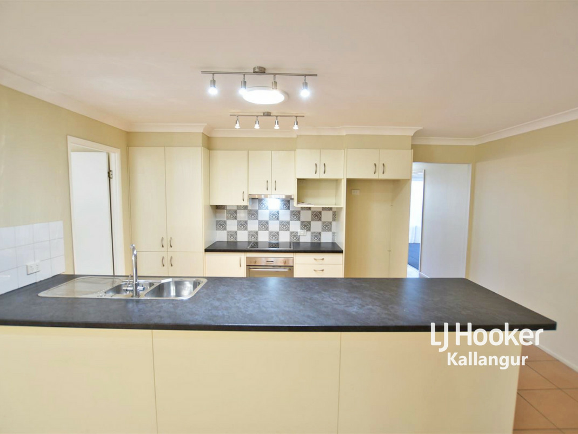 1 Kalamoun Court, DAKABIN