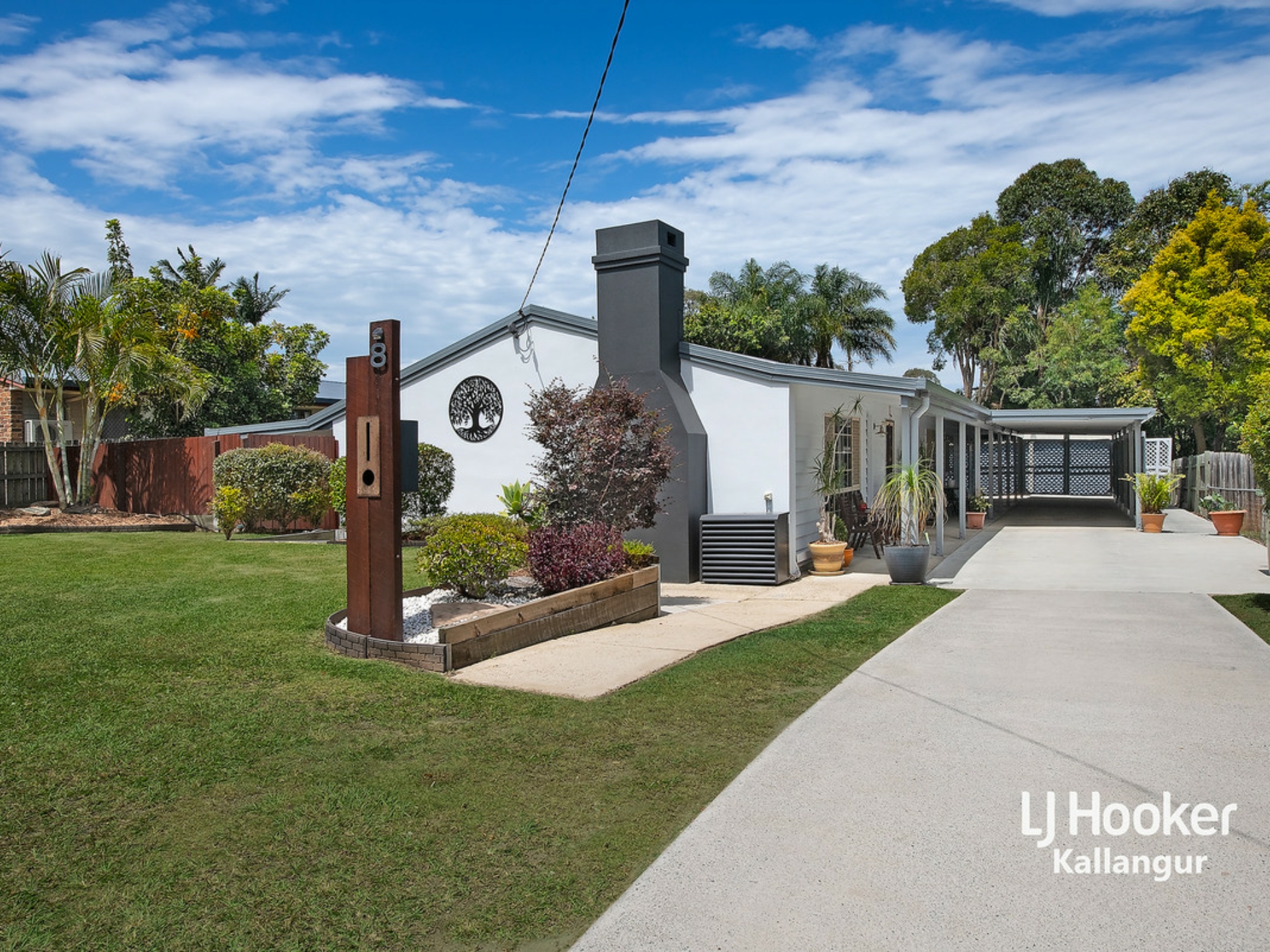 8 Willmott Court Kallangur QLD