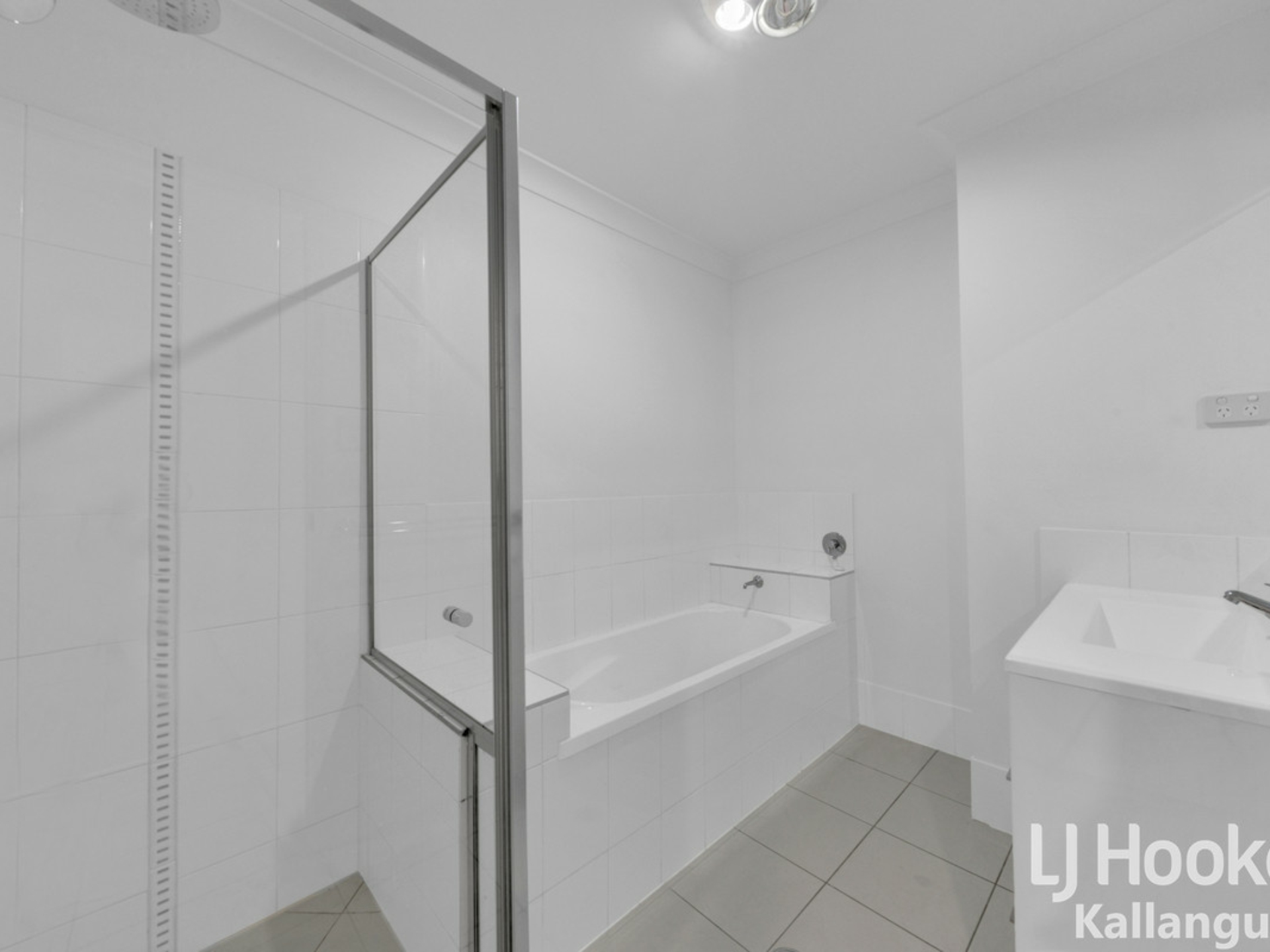 1/7 Adam Court, KALLANGUR