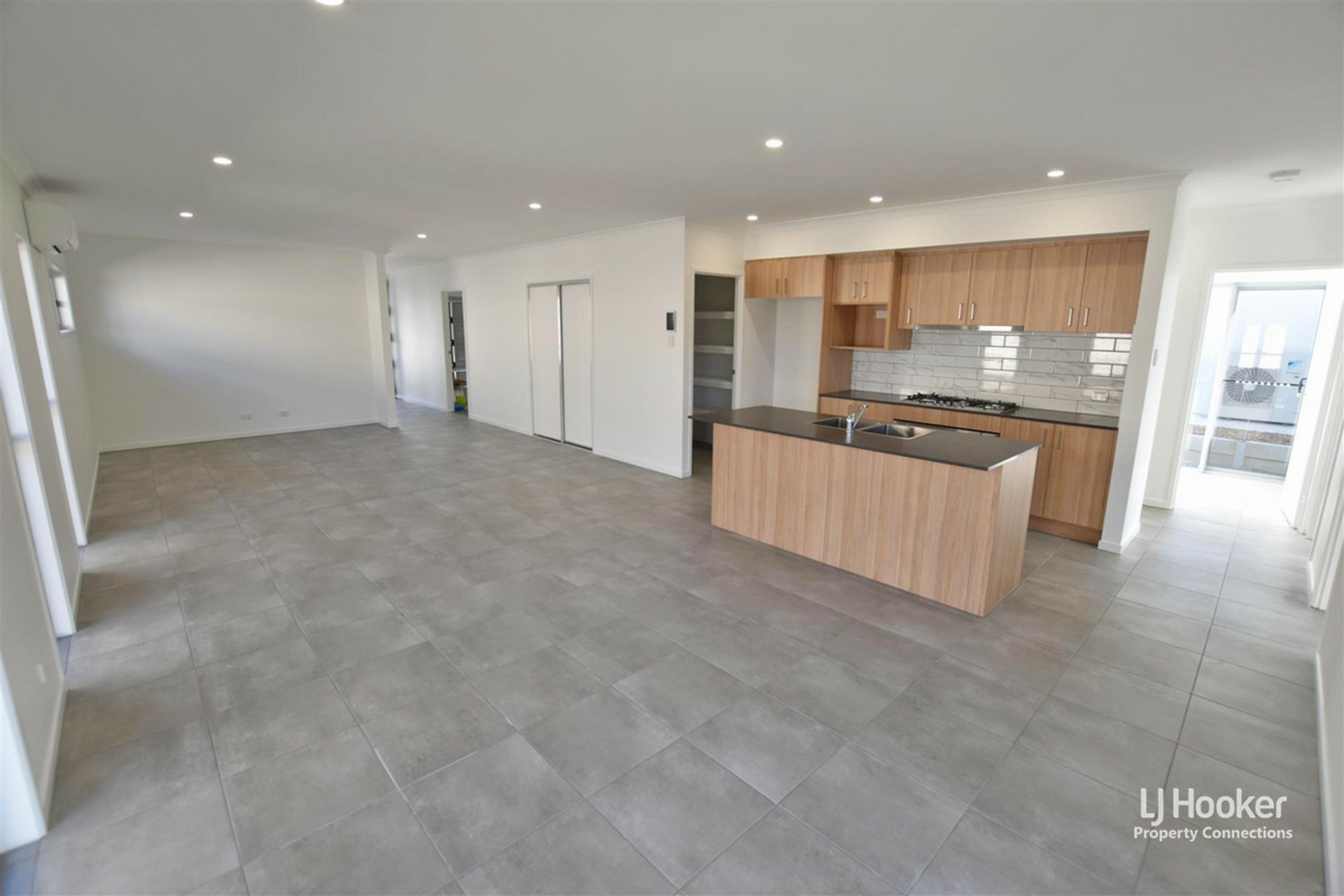 15 Festival Street, MORAYFIELD