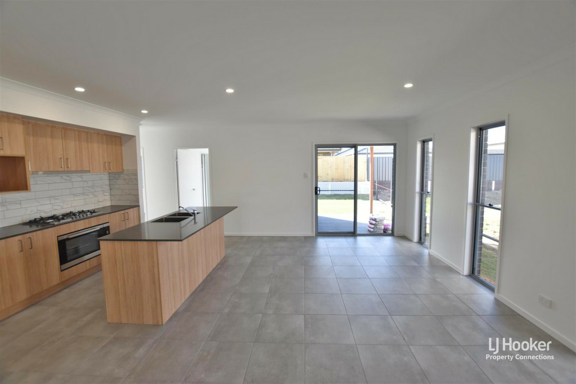 15 Festival Street, MORAYFIELD
