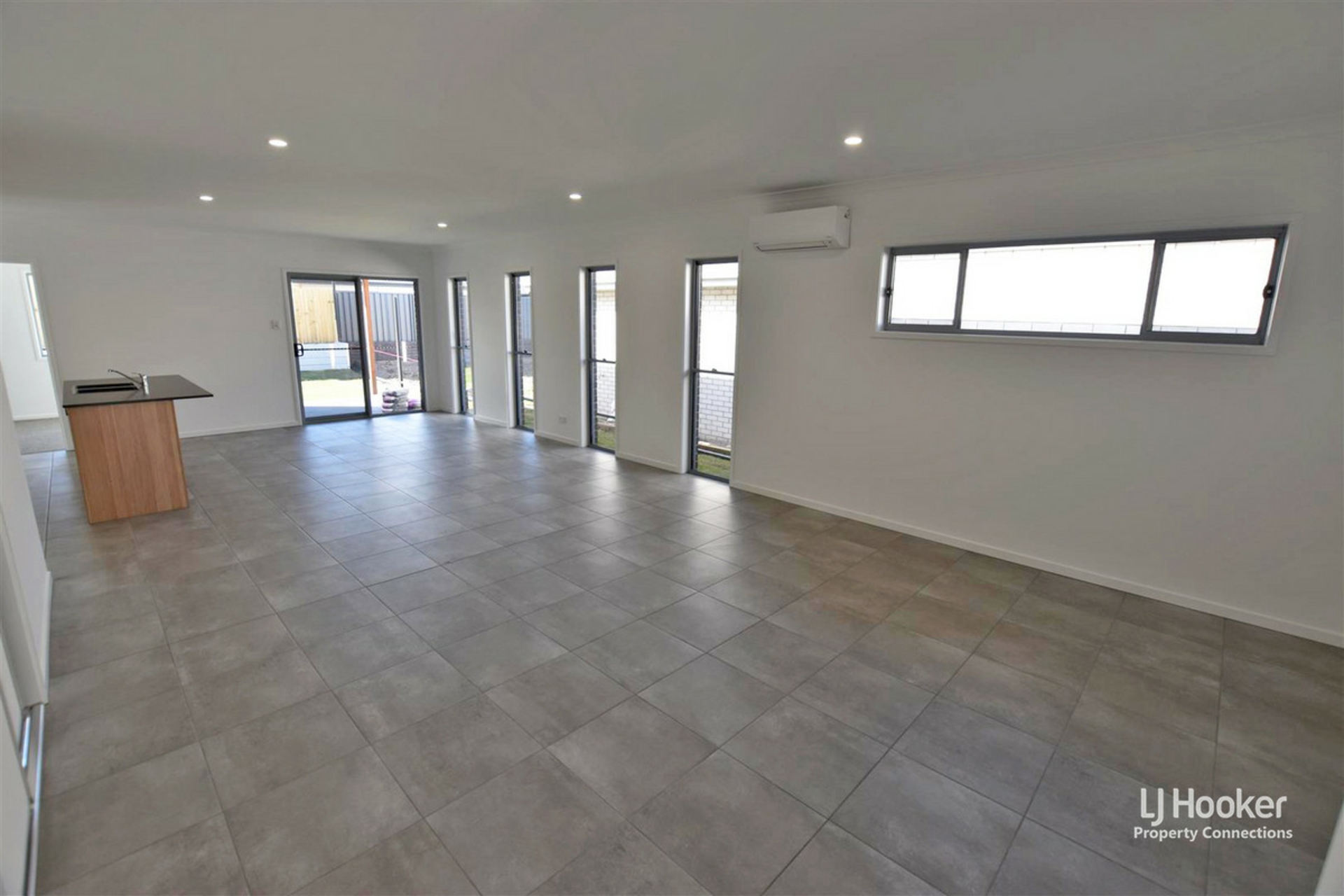 15 Festival Street, MORAYFIELD
