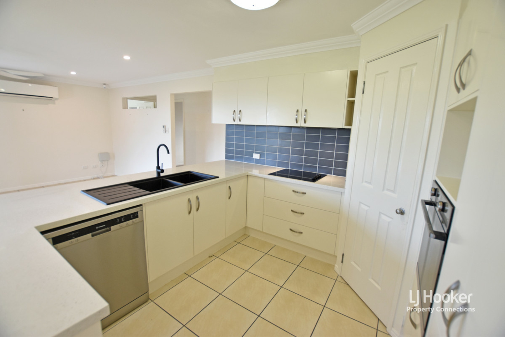 92 Mariner Boulevard, DECEPTION BAY