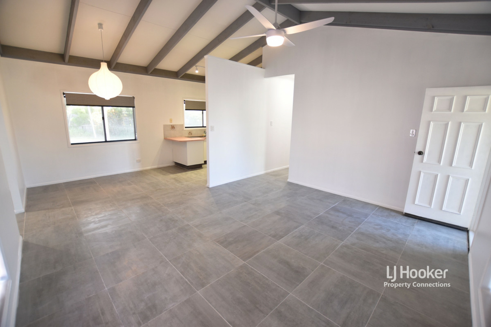 1 Emily Court, DECEPTION BAY