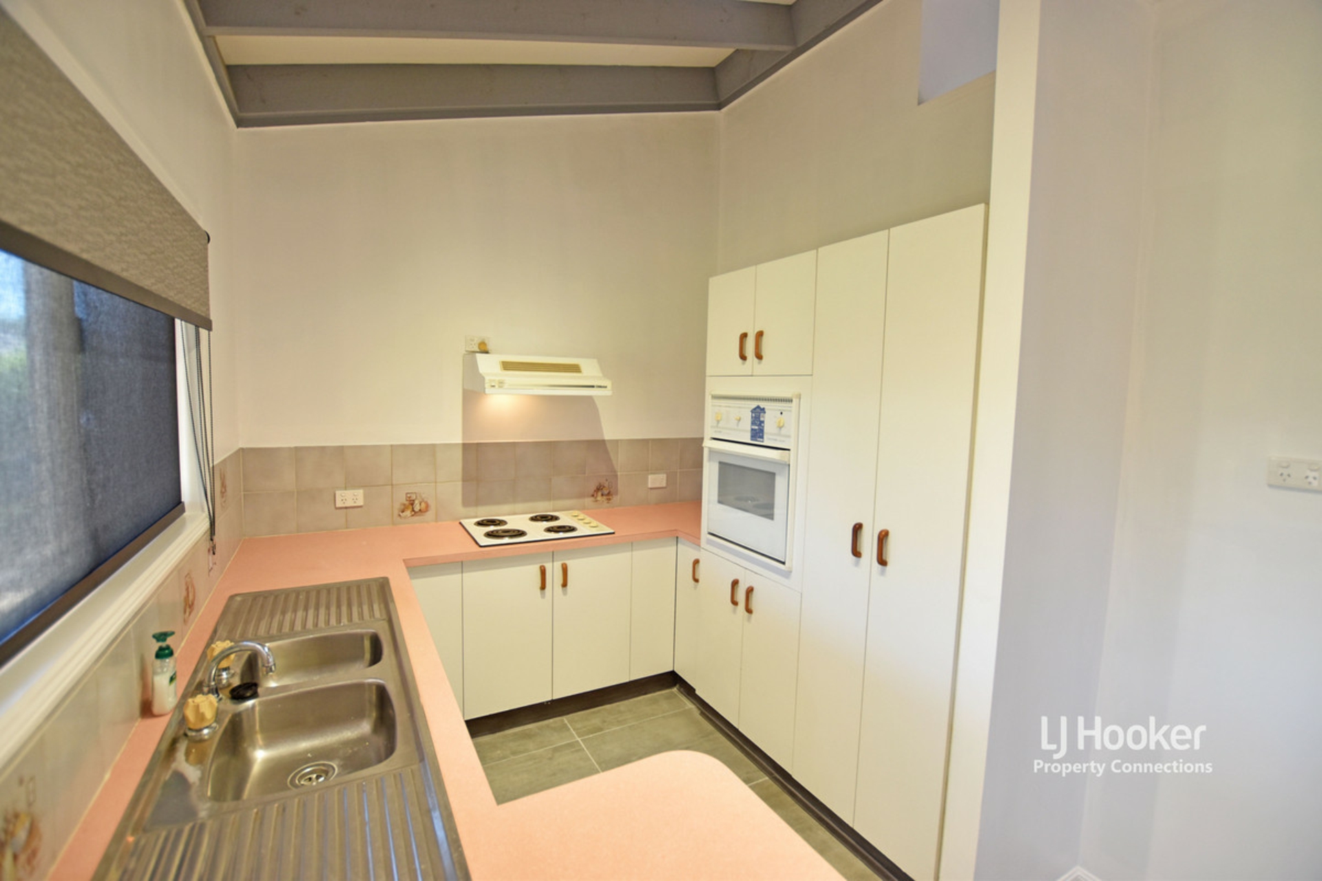 1 Emily Court, DECEPTION BAY