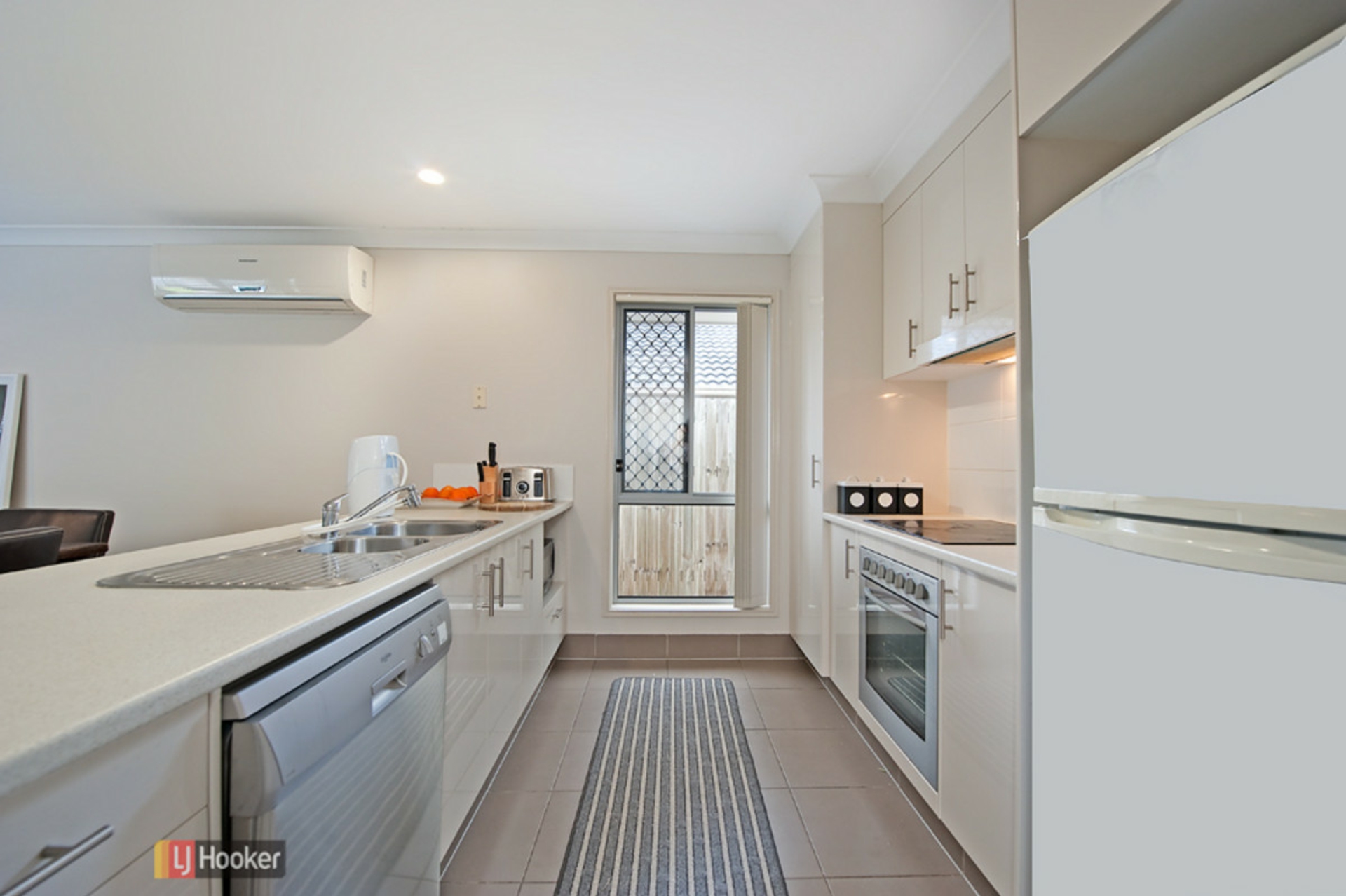10 Suntrust Street, NORTH LAKES