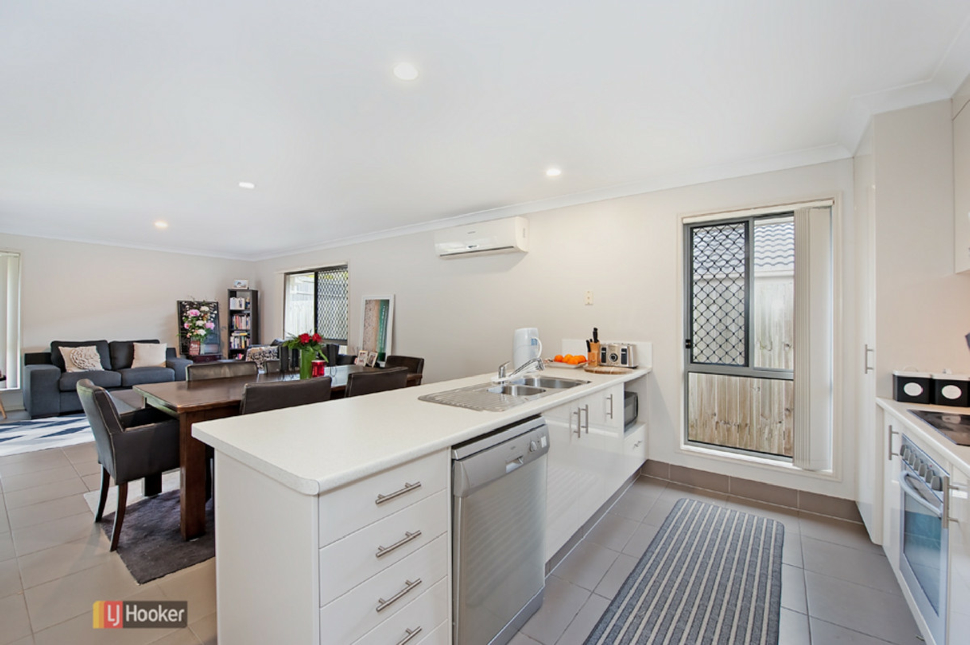 10 Suntrust Street, NORTH LAKES