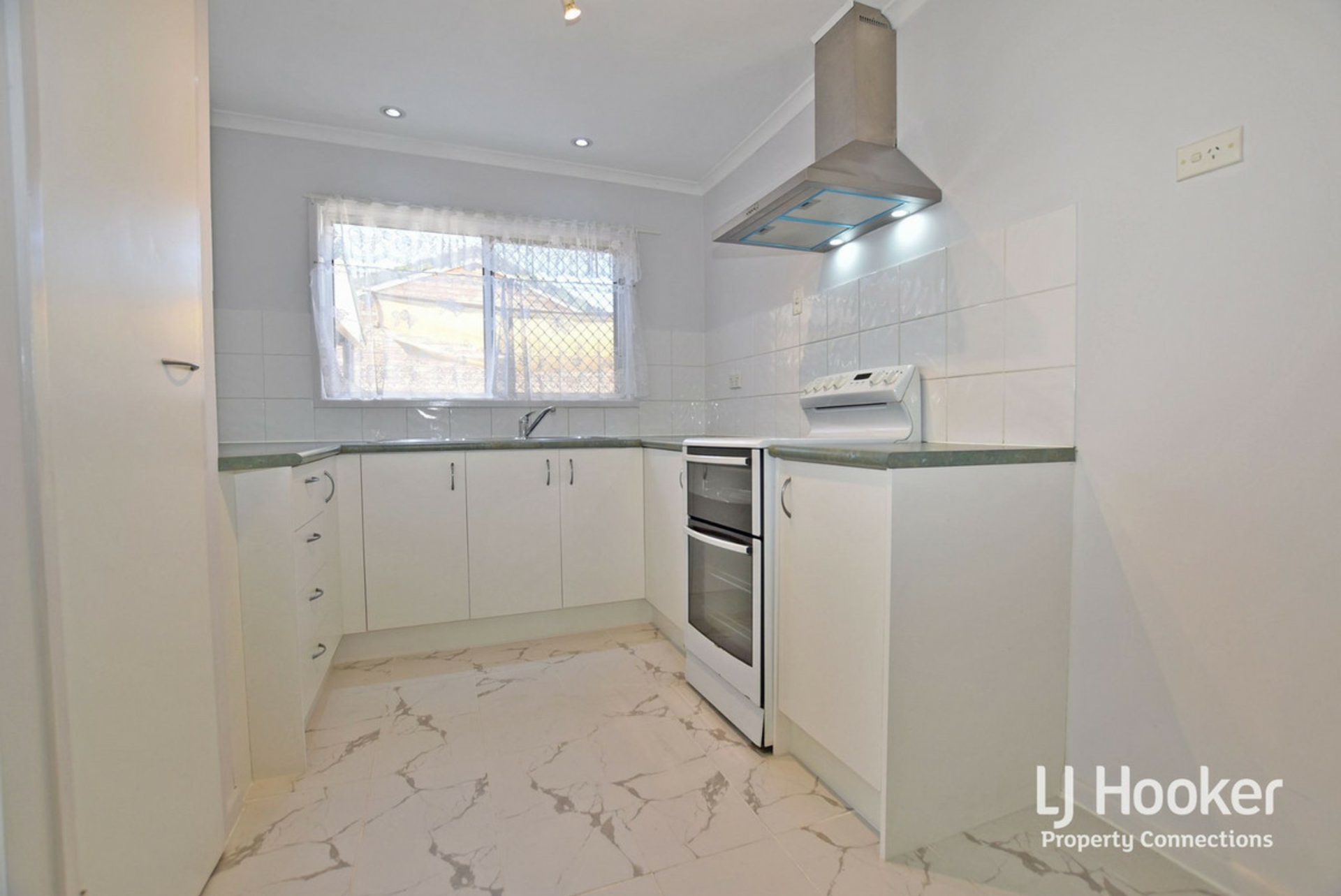 33 Donowain Drive, DECEPTION BAY