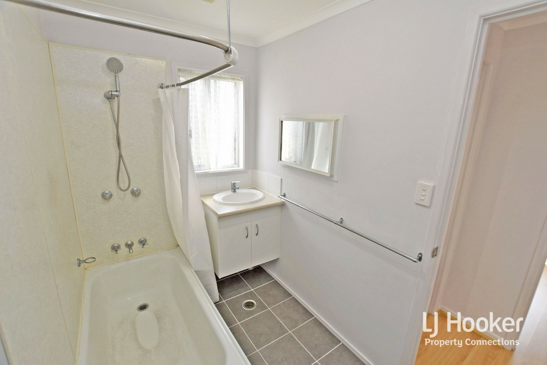 33 Donowain Drive, DECEPTION BAY