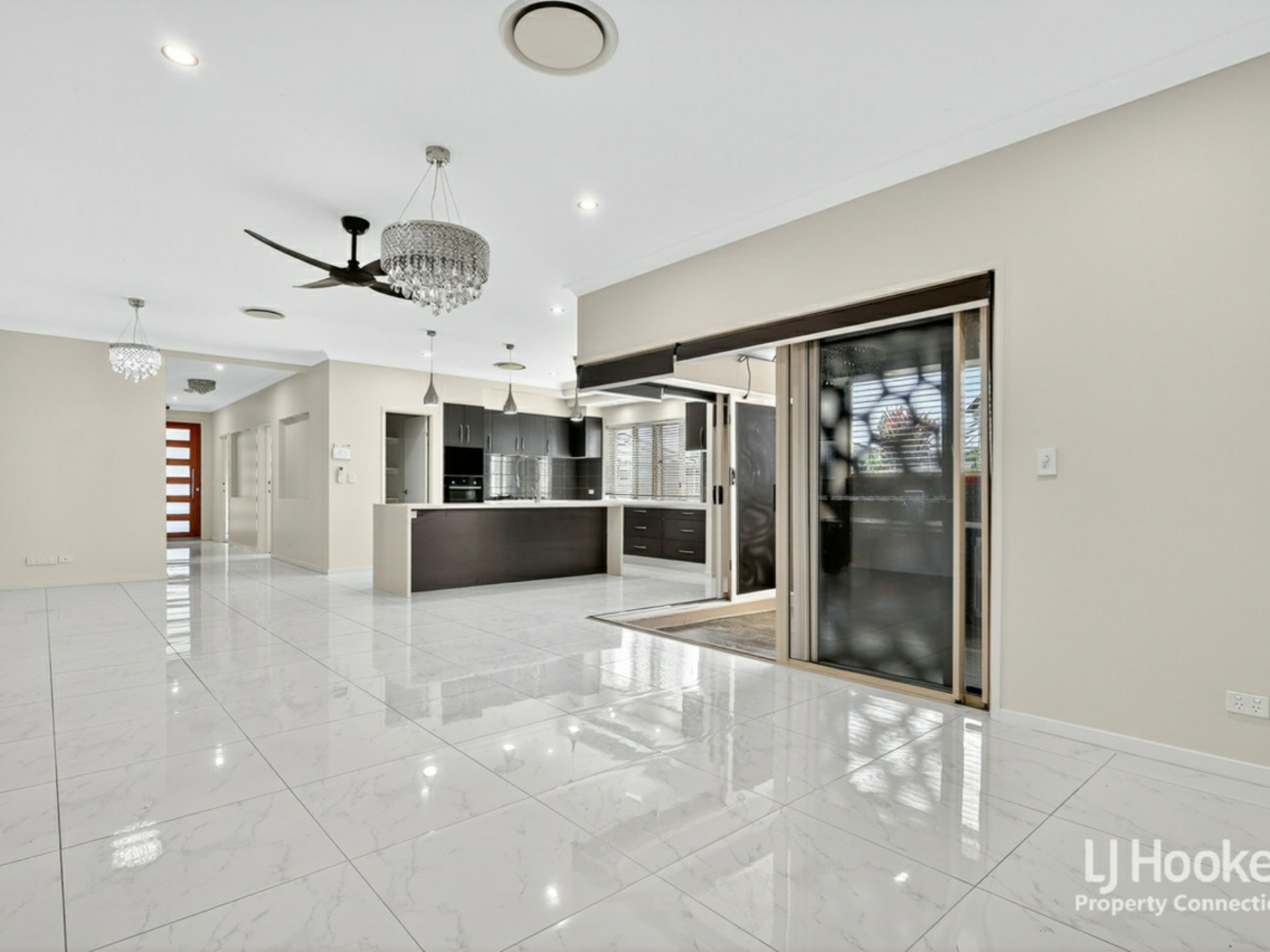 13 Bayleaf Street — photo 3 of 18