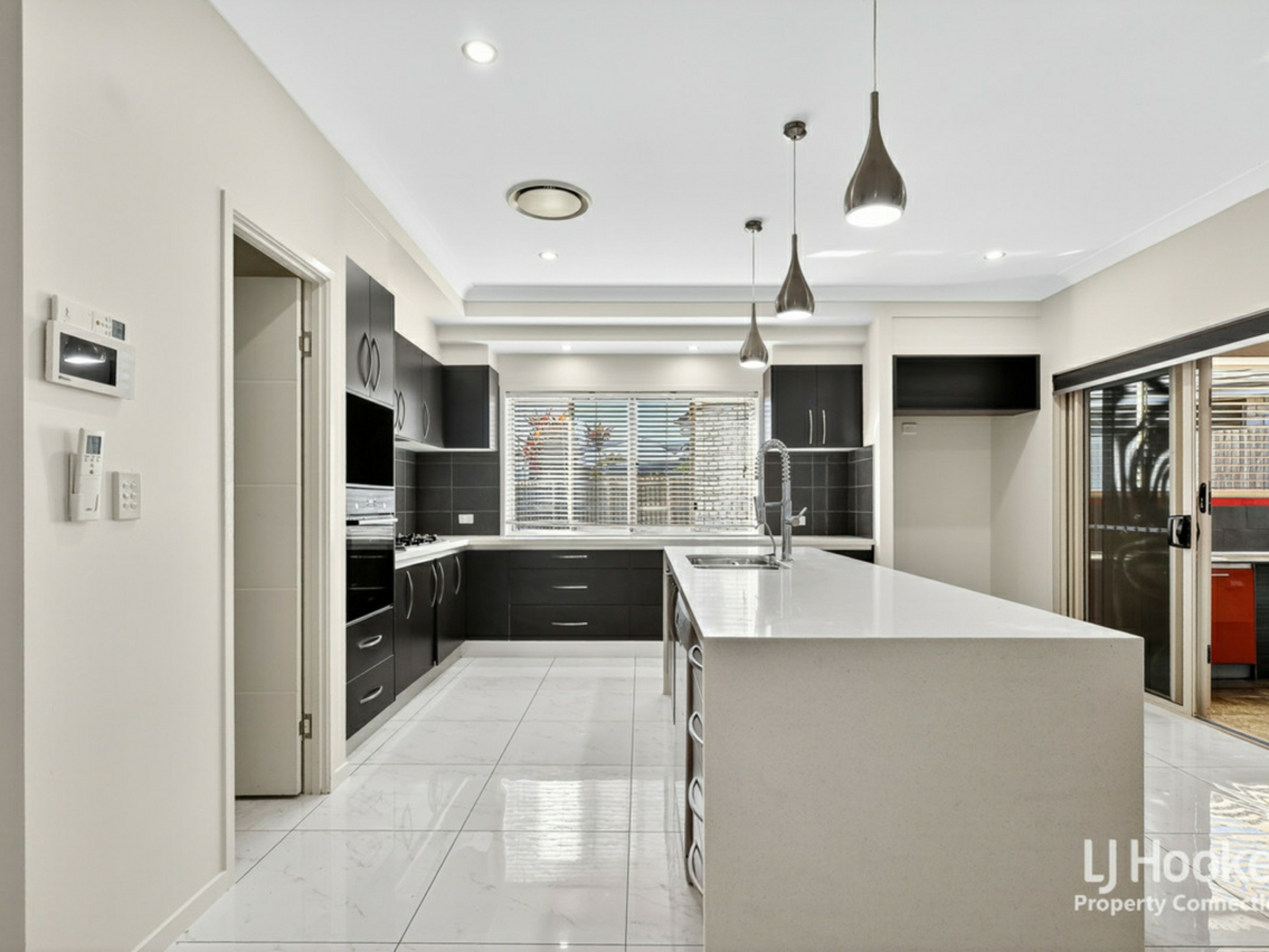 13 Bayleaf Street — photo 6 of 18