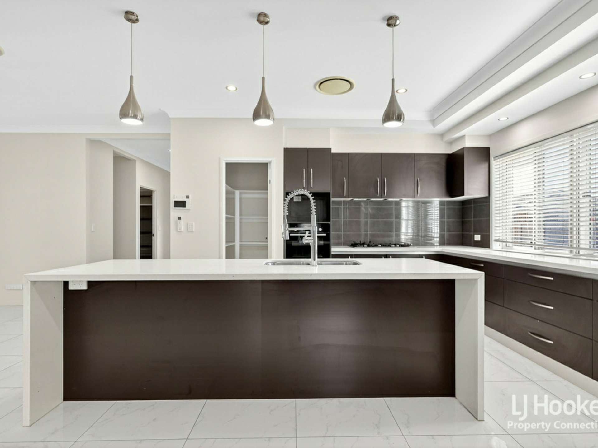 13 Bayleaf Street — photo 7 of 18