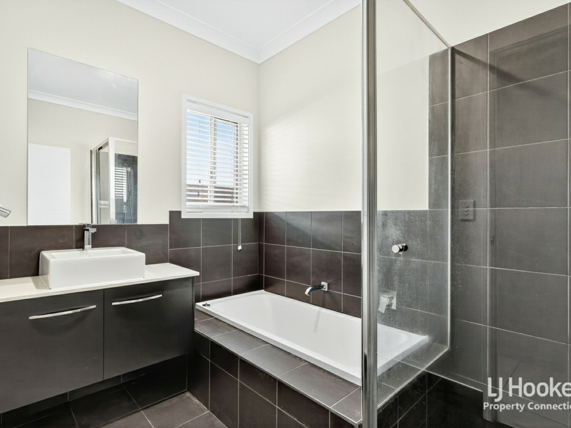 13 Bayleaf Street — photo 12 of 18