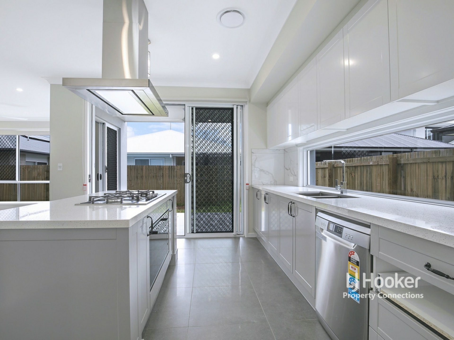 14 Tiffany Street — photo 4 of 24