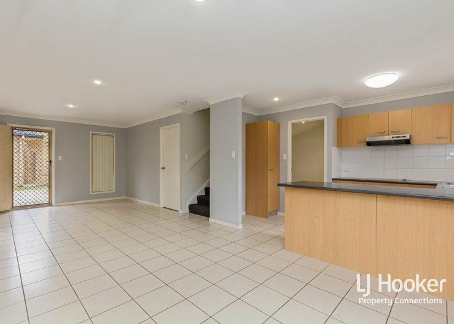 31/17 Cunningham Street — photo 3 of 13