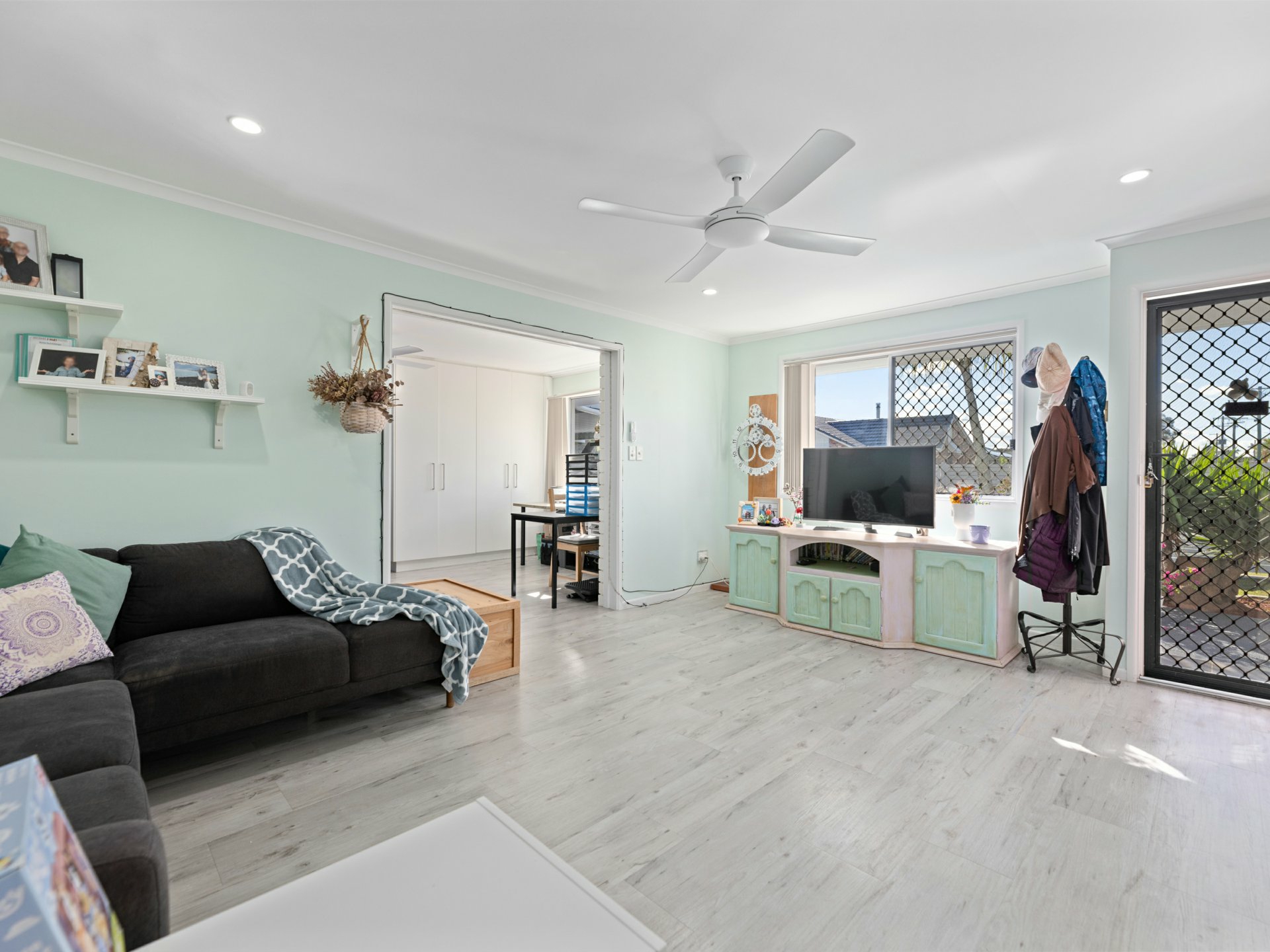 8 Arrakune Crescent — photo 5 of 23