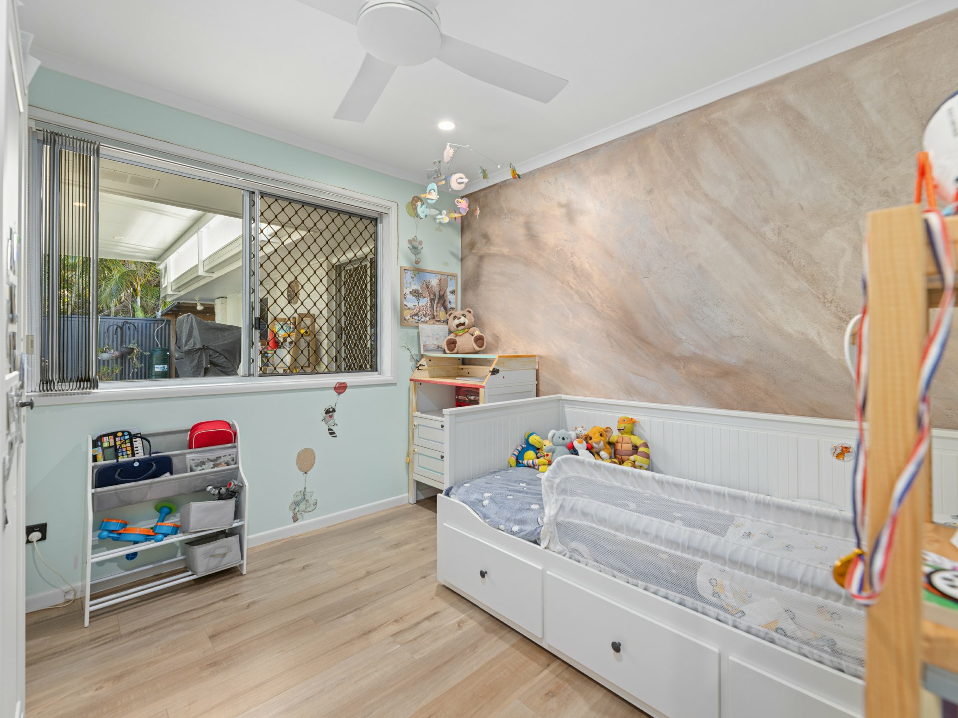 8 Arrakune Crescent — photo 11 of 23