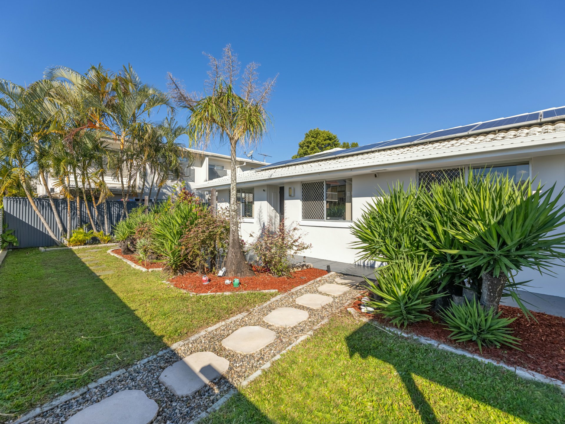 8 Arrakune Crescent — photo 16 of 23