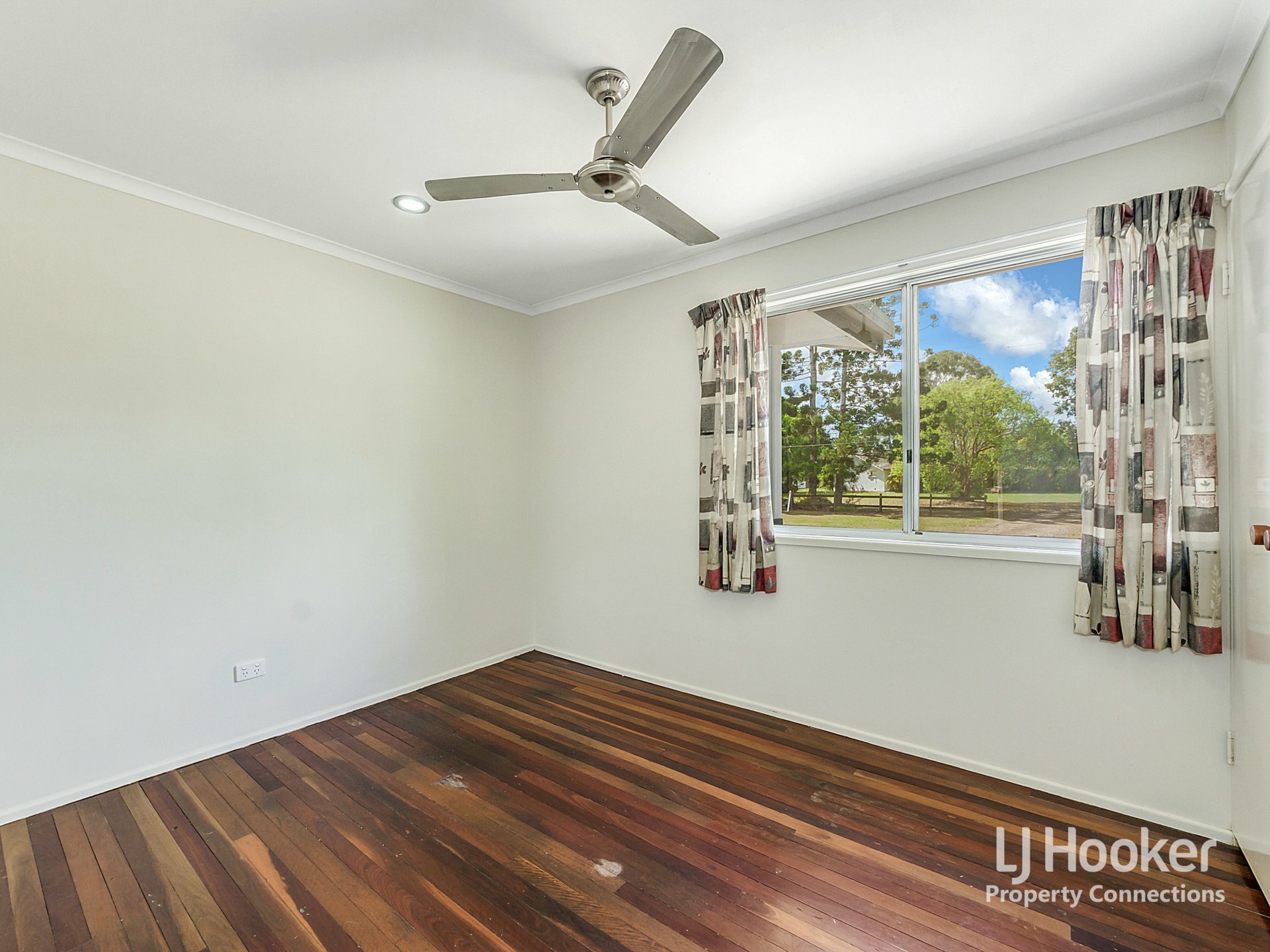 135 Forbes Road — photo 9 of 19