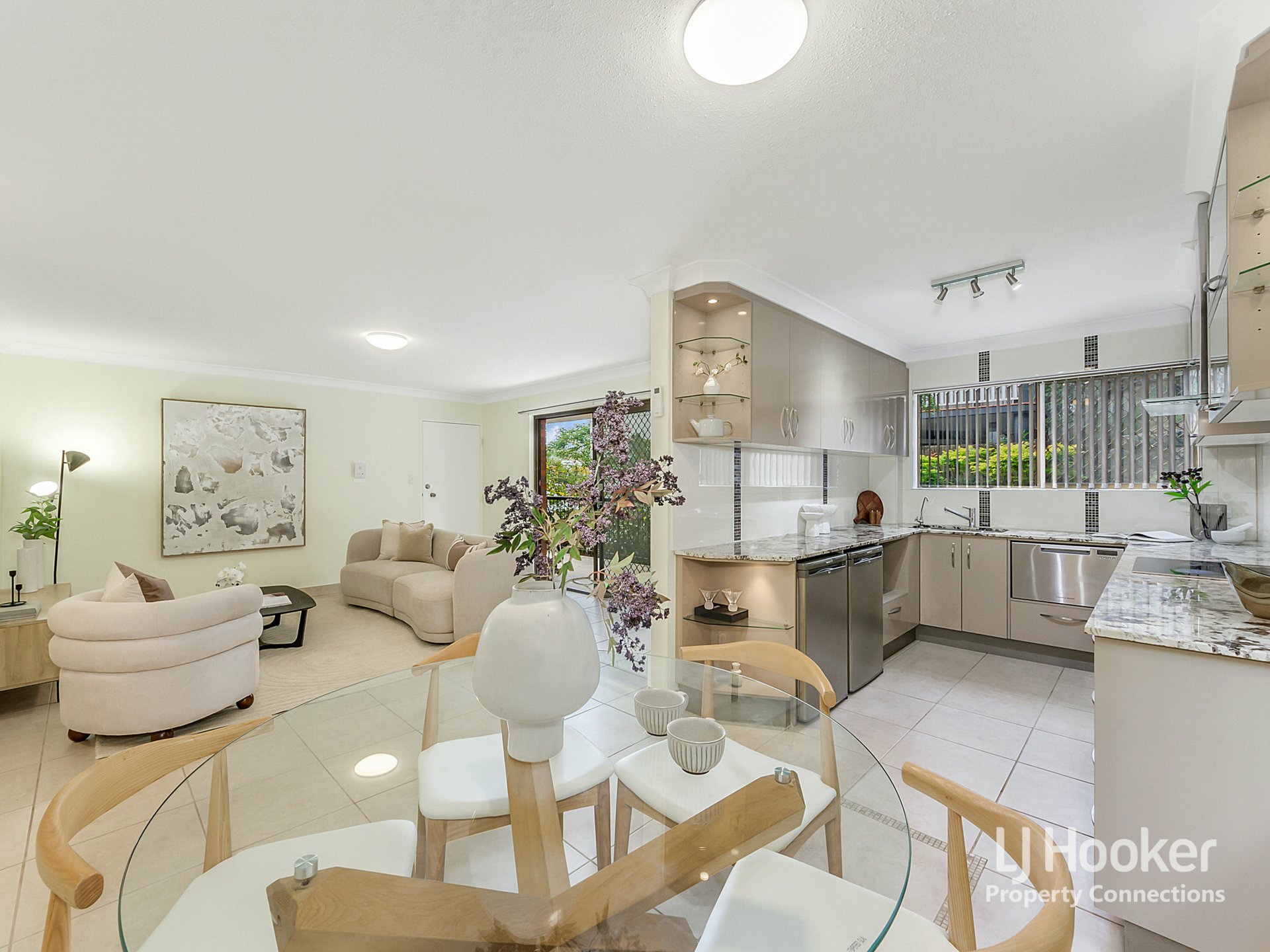 3/50 York Street — photo 2 of 16