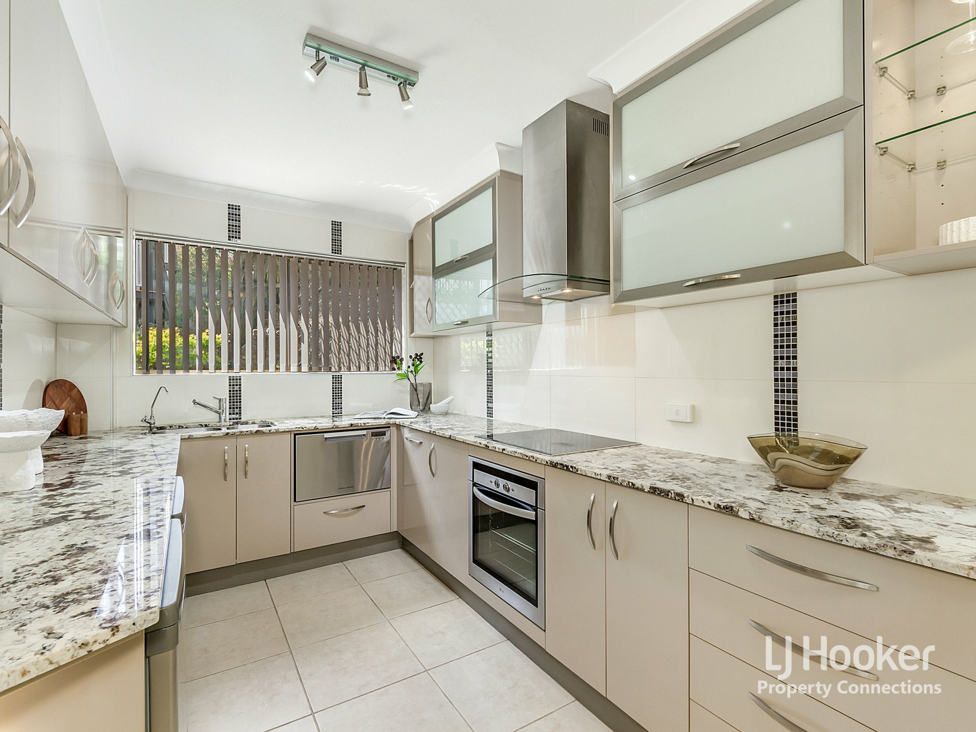 3/50 York Street — photo 3 of 16