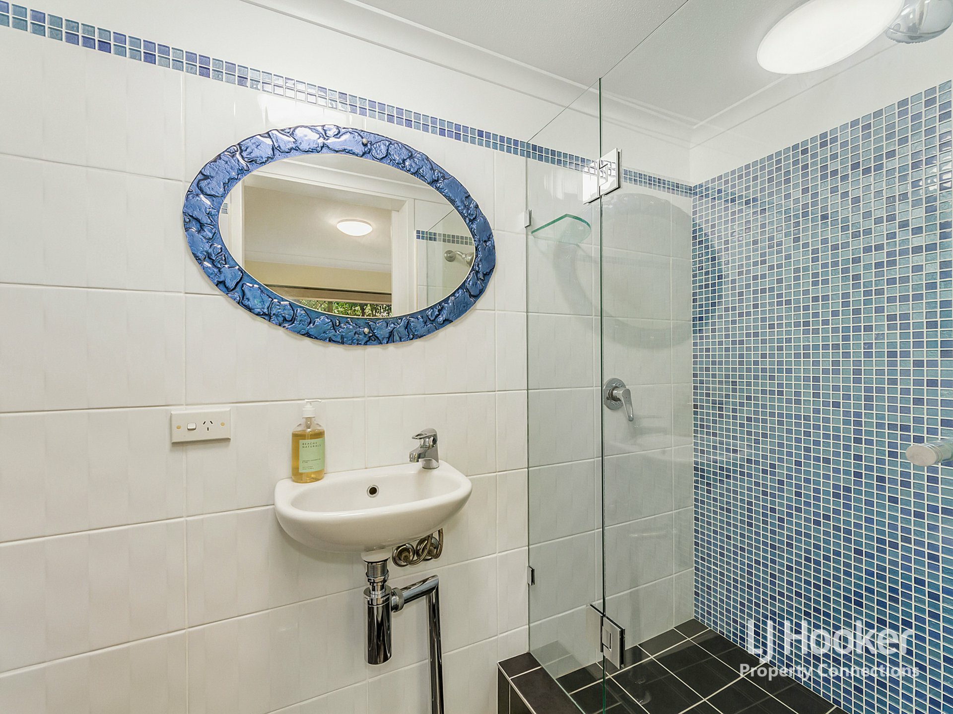 3/50 York Street — photo 8 of 16