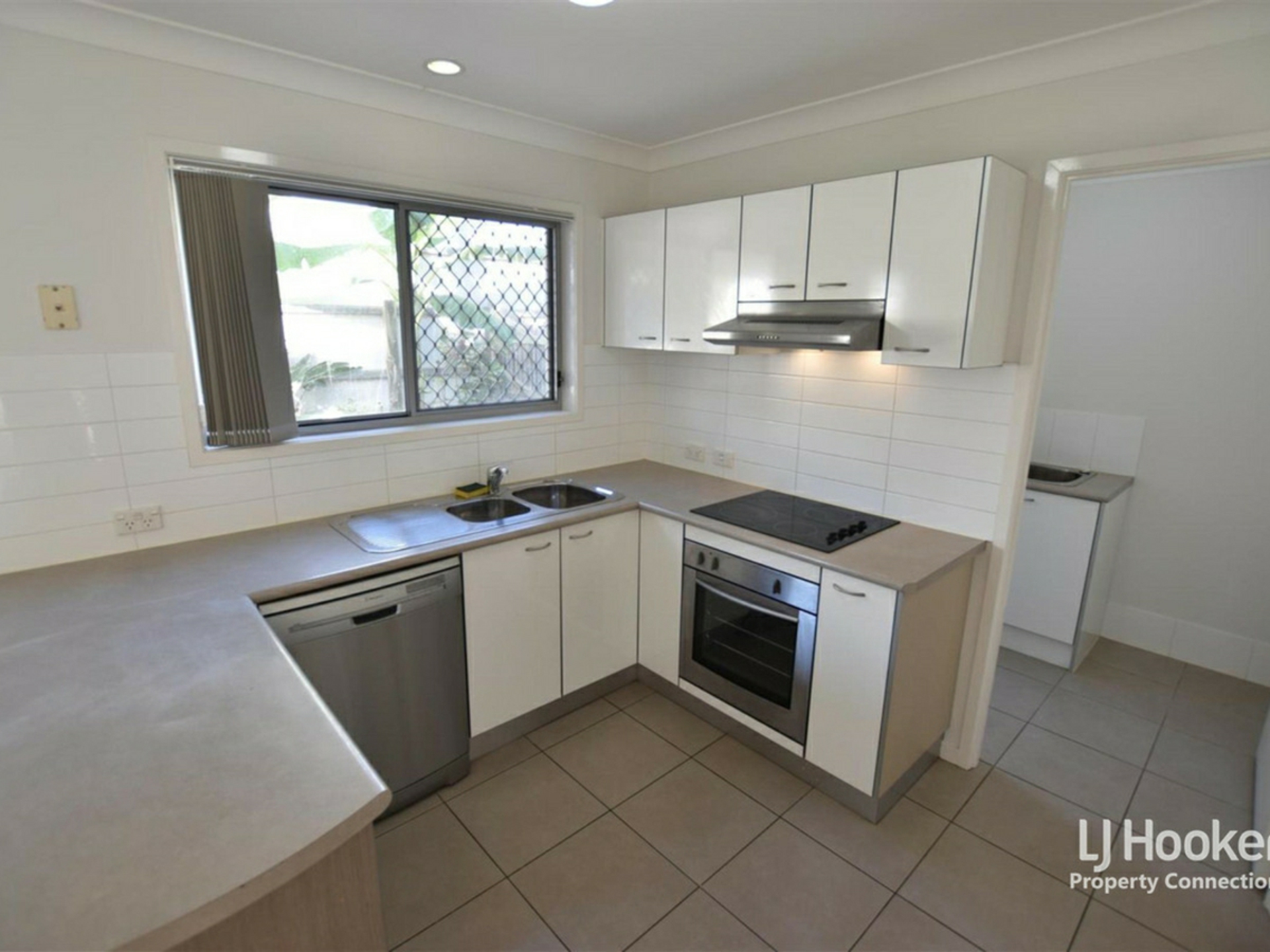 Unit 48/32 Blyth Road — photo 6 of 13
