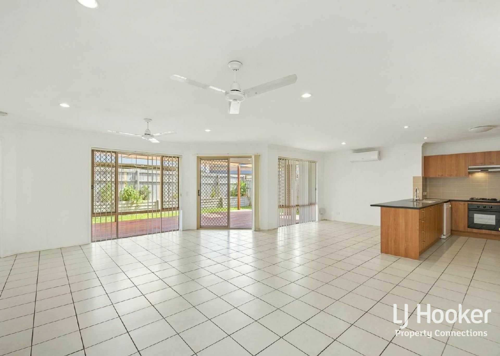 41 Allison Drive — photo 3 of 8