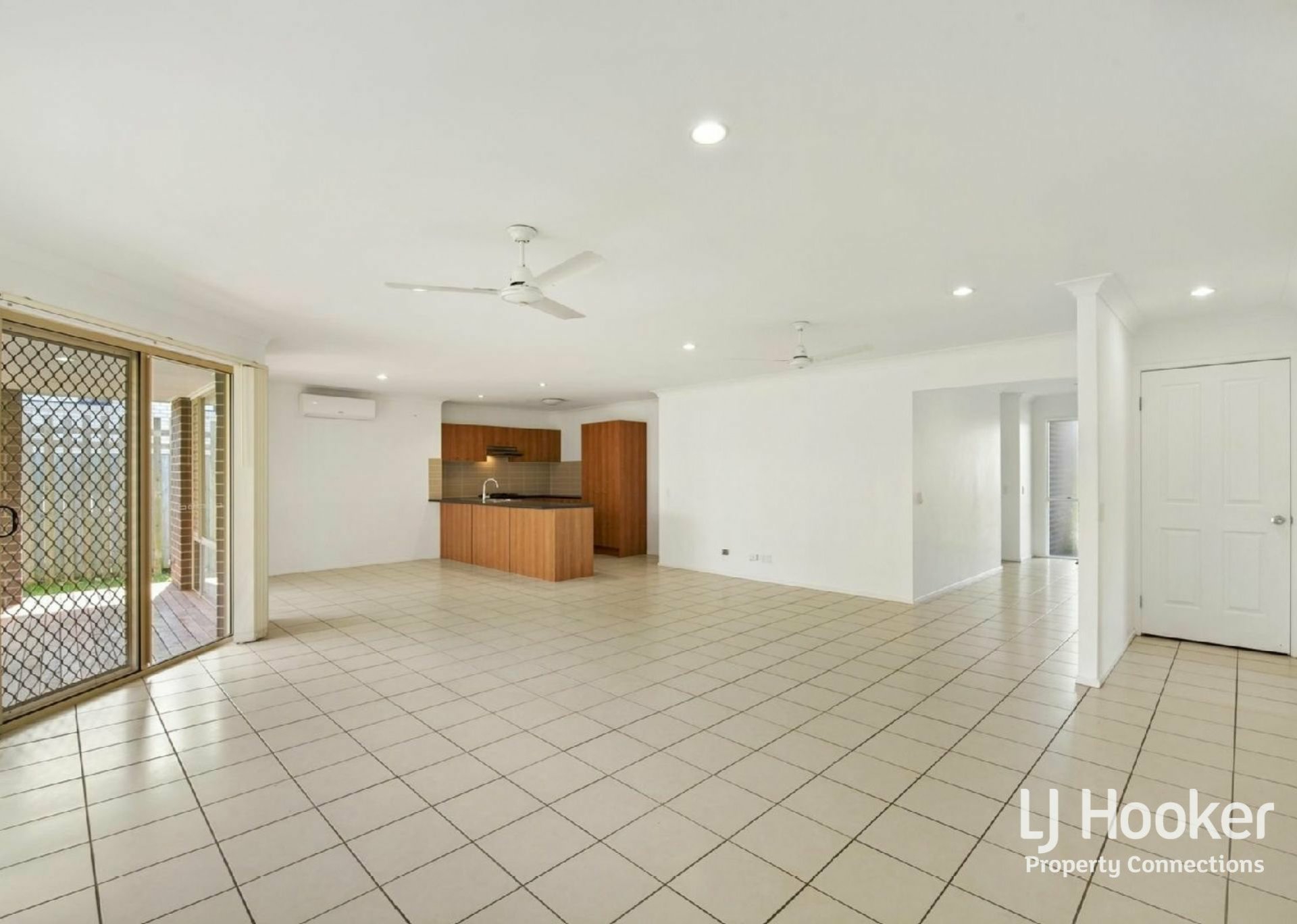 41 Allison Drive — photo 4 of 8
