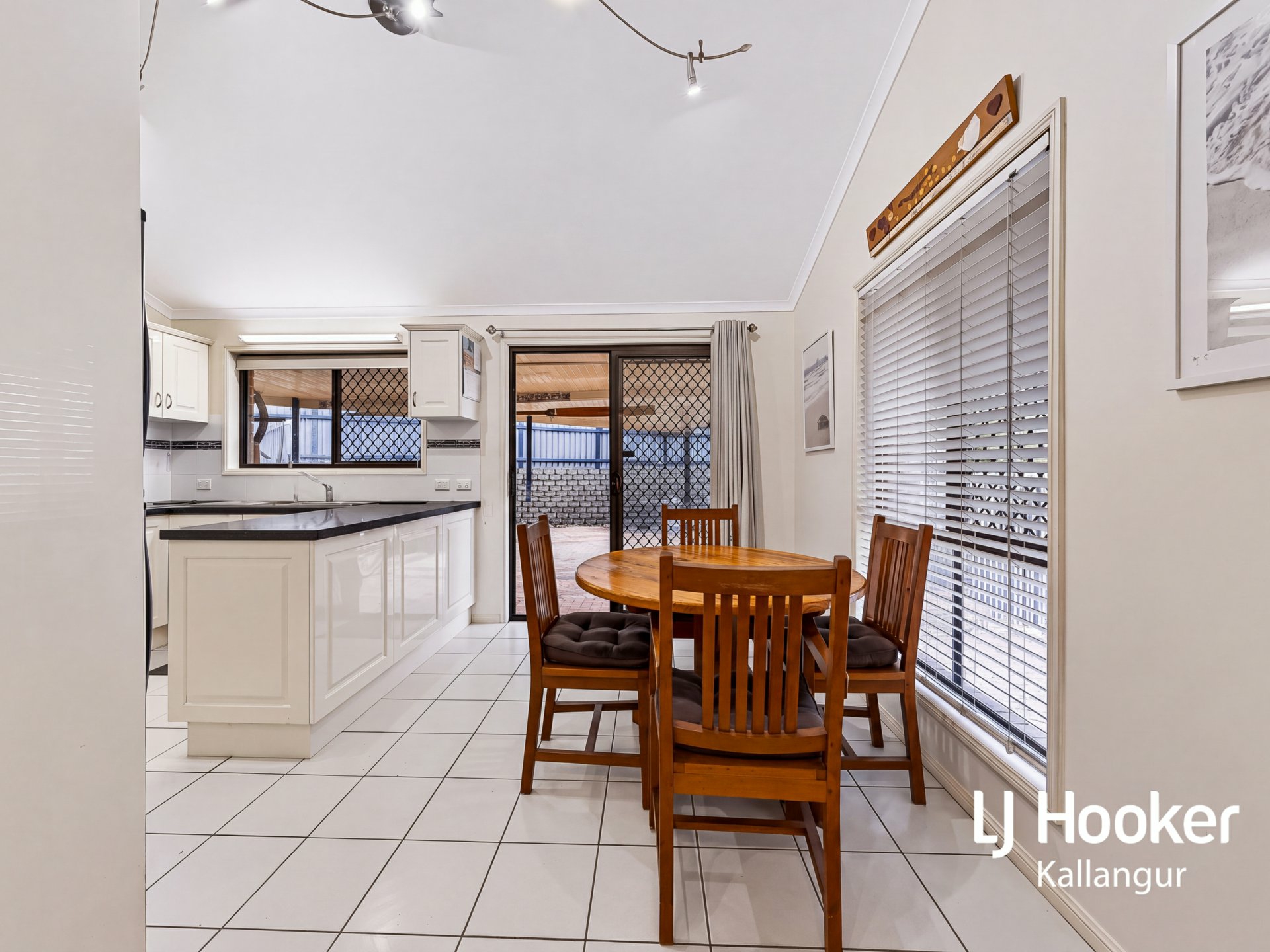5 Stacey Court — photo 5 of 16