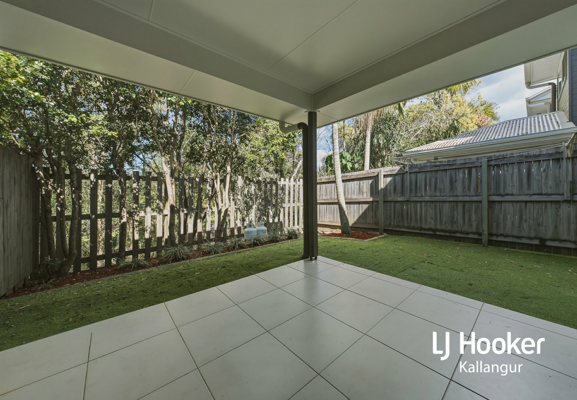 10/21 Leigh Crescent — photo 11 of 17