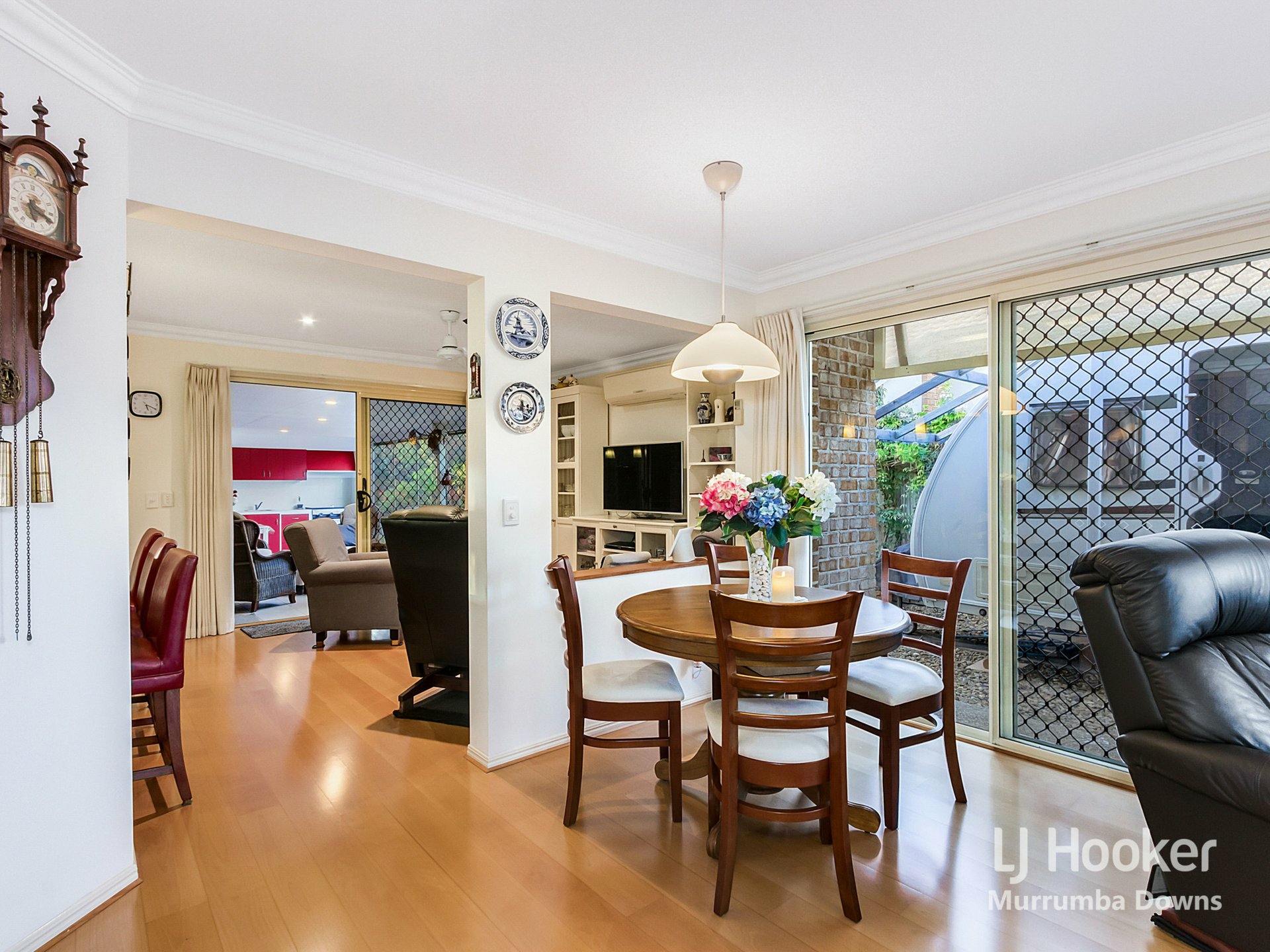 15 Dumaresq Crescent — photo 4 of 20