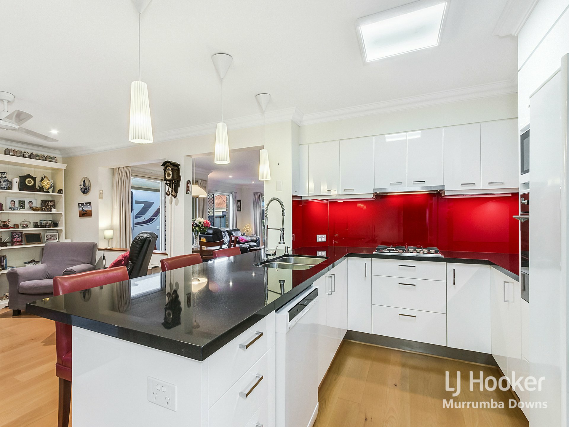 15 Dumaresq Crescent — photo 5 of 20