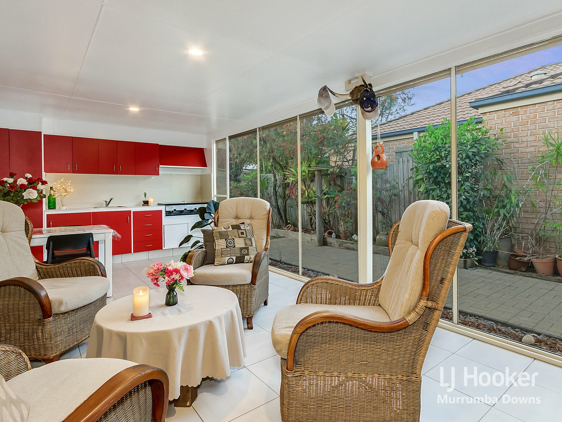 15 Dumaresq Crescent — photo 9 of 20