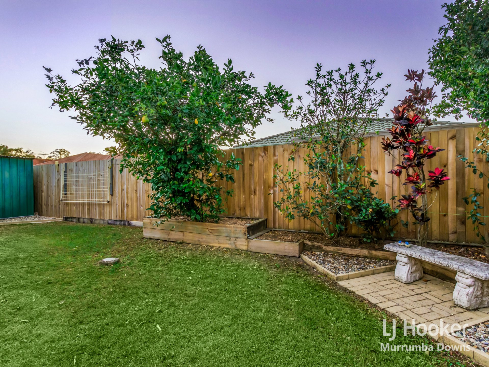 15 Dumaresq Crescent — photo 11 of 20