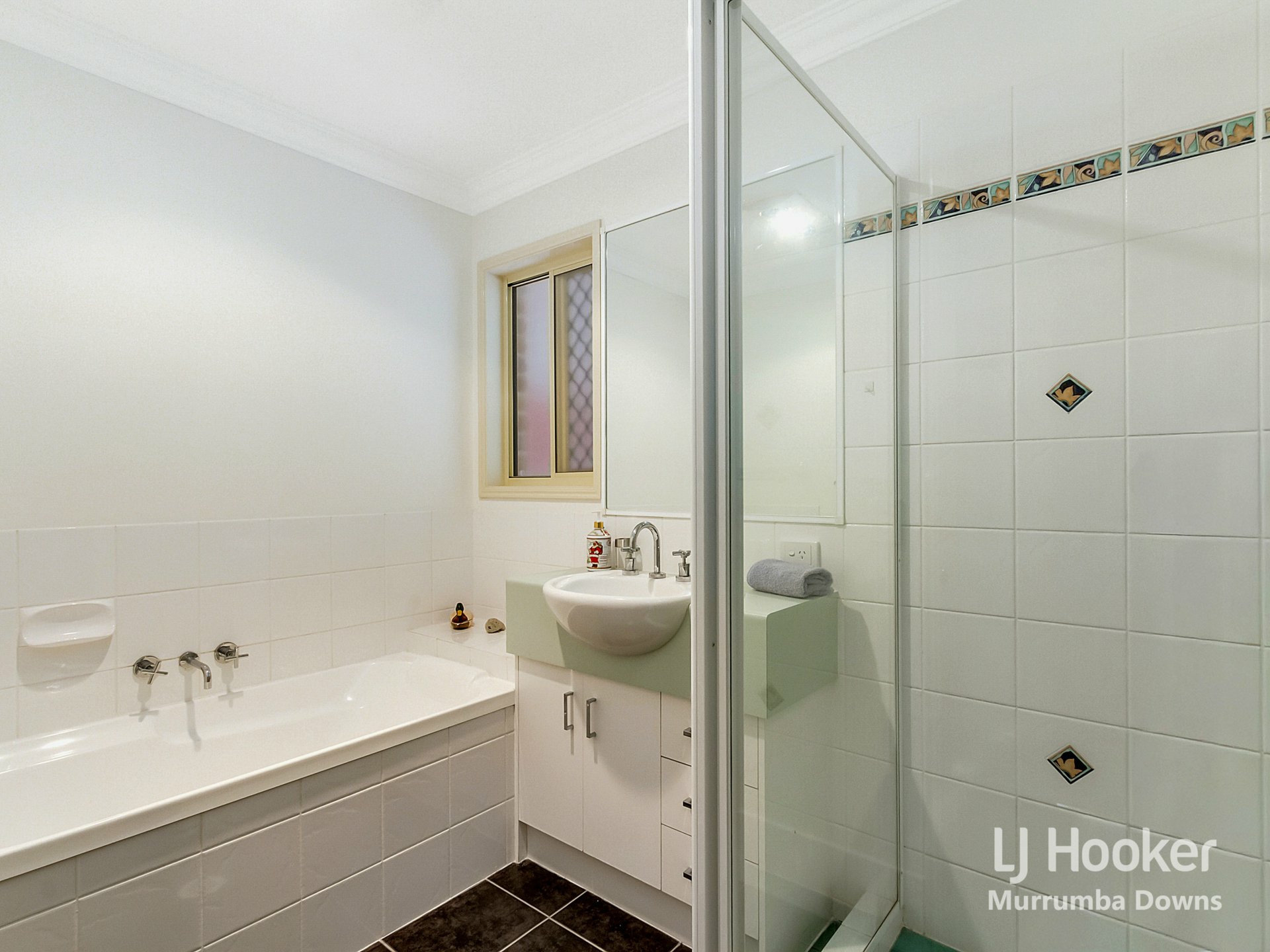 15 Dumaresq Crescent — photo 14 of 20