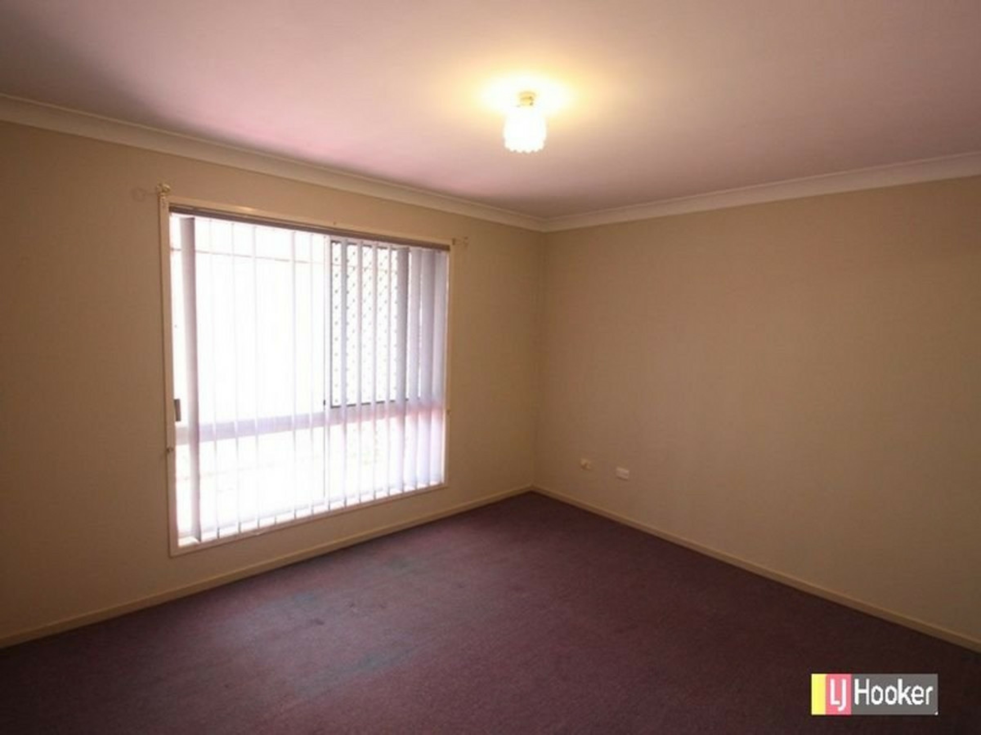 16 Wyena Street — photo 11 of 18