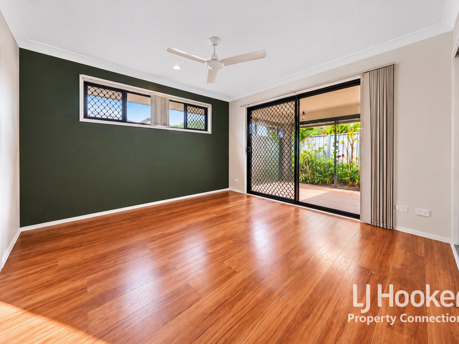 12 Diamond Avenue — photo 2 of 12