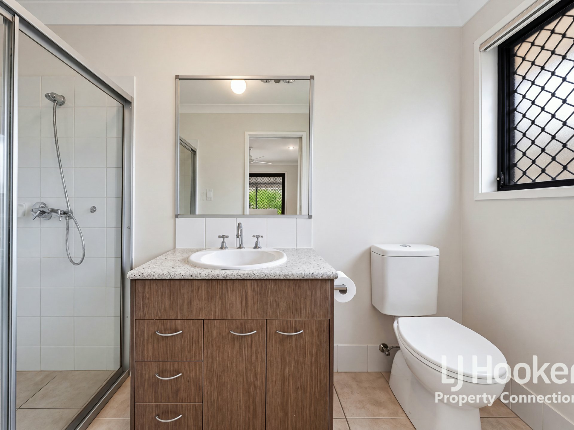 12 Diamond Avenue — photo 3 of 12